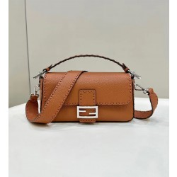 펜디 FENDI Baguette 600 크로스 백 26CM