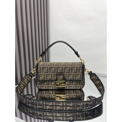 펜디 FENDI Baguette 8038 크로스 백 26CM