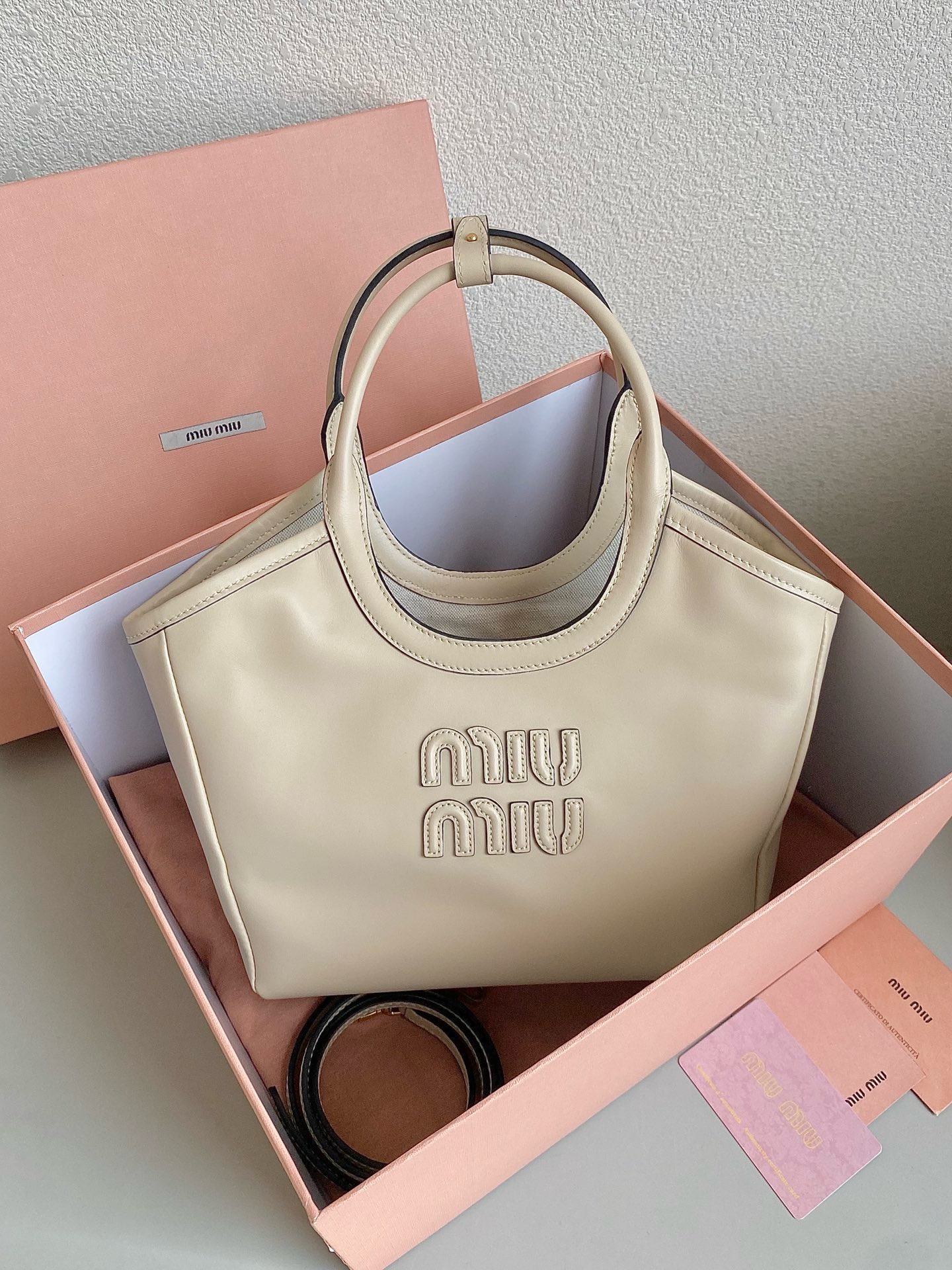 미우 미우 miu miu F0120 토트 백 32CM