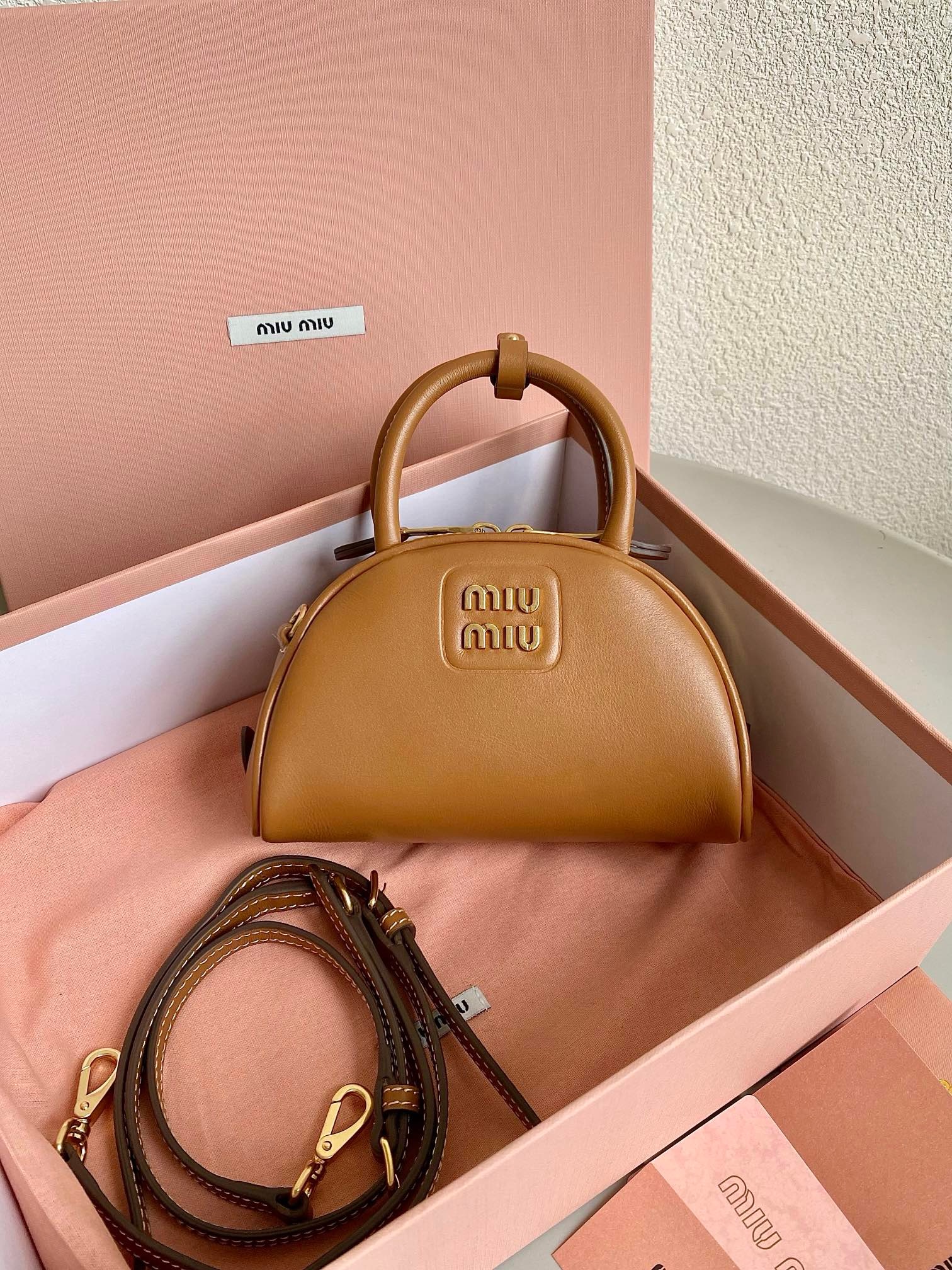 미우 미우 miu miu F0012 미니 탑 핸들백 18CM