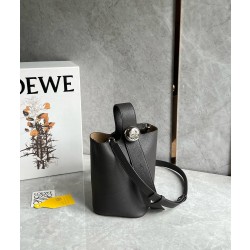 로에베 Loewe Pebble 버킷 백  16CM