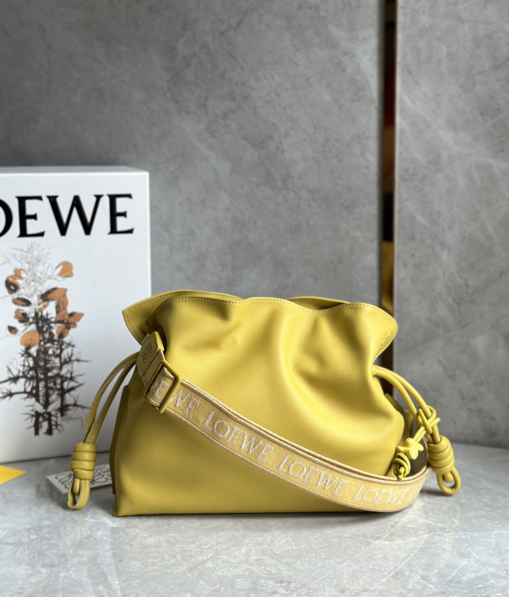 로에베 Loewe Flamenco 숄더백 30CM