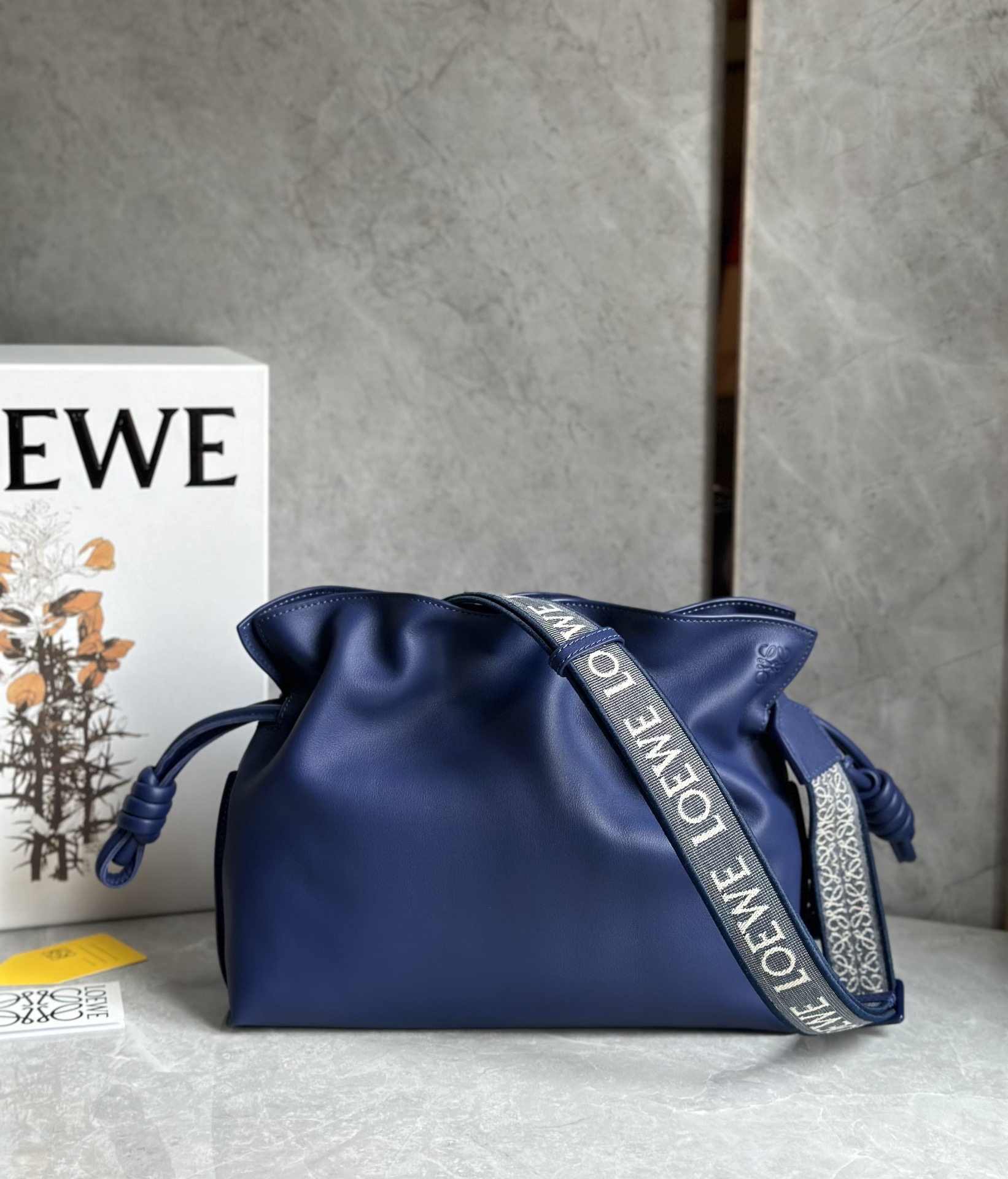 로에베 Loewe Flamenco 숄더백 30CM