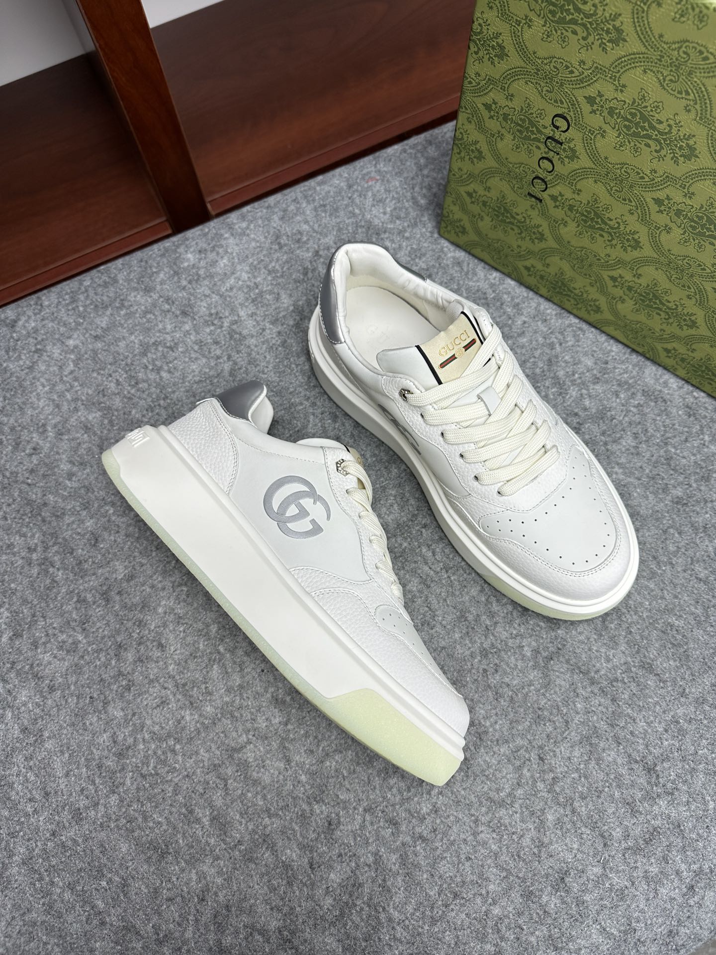 구찌 Gucci 스니커즈