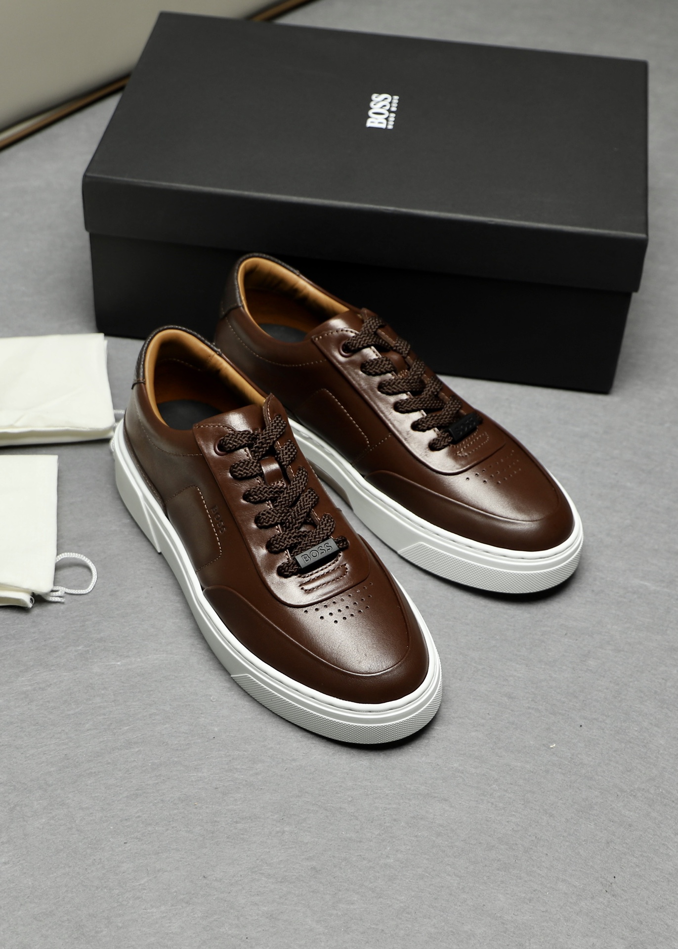 보스 BOSS 스니커즈