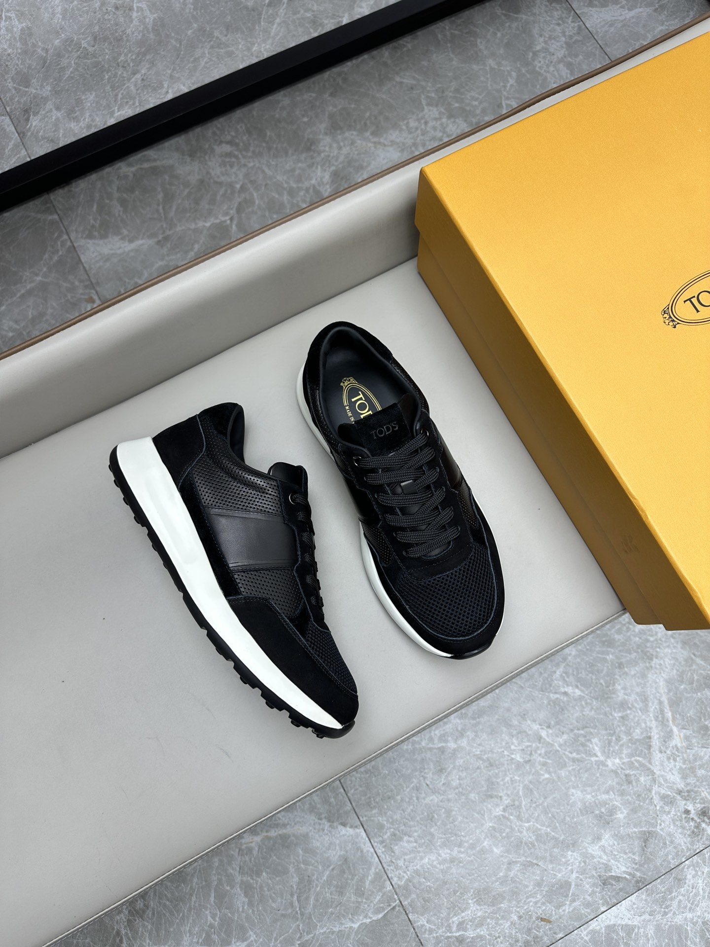 토즈 TOD'S 스니커즈
