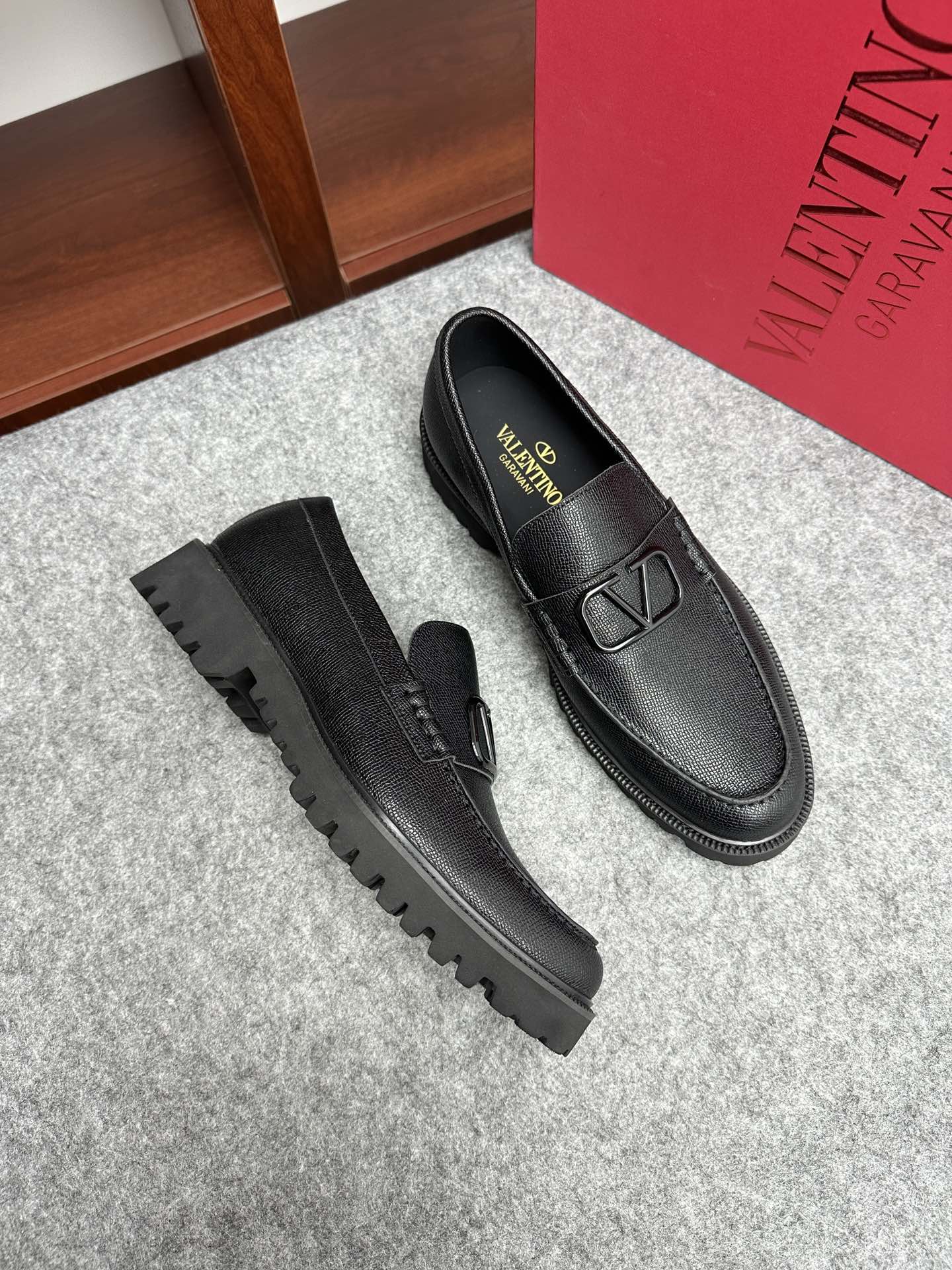 발렌티노 Valentino trackstud 로퍼