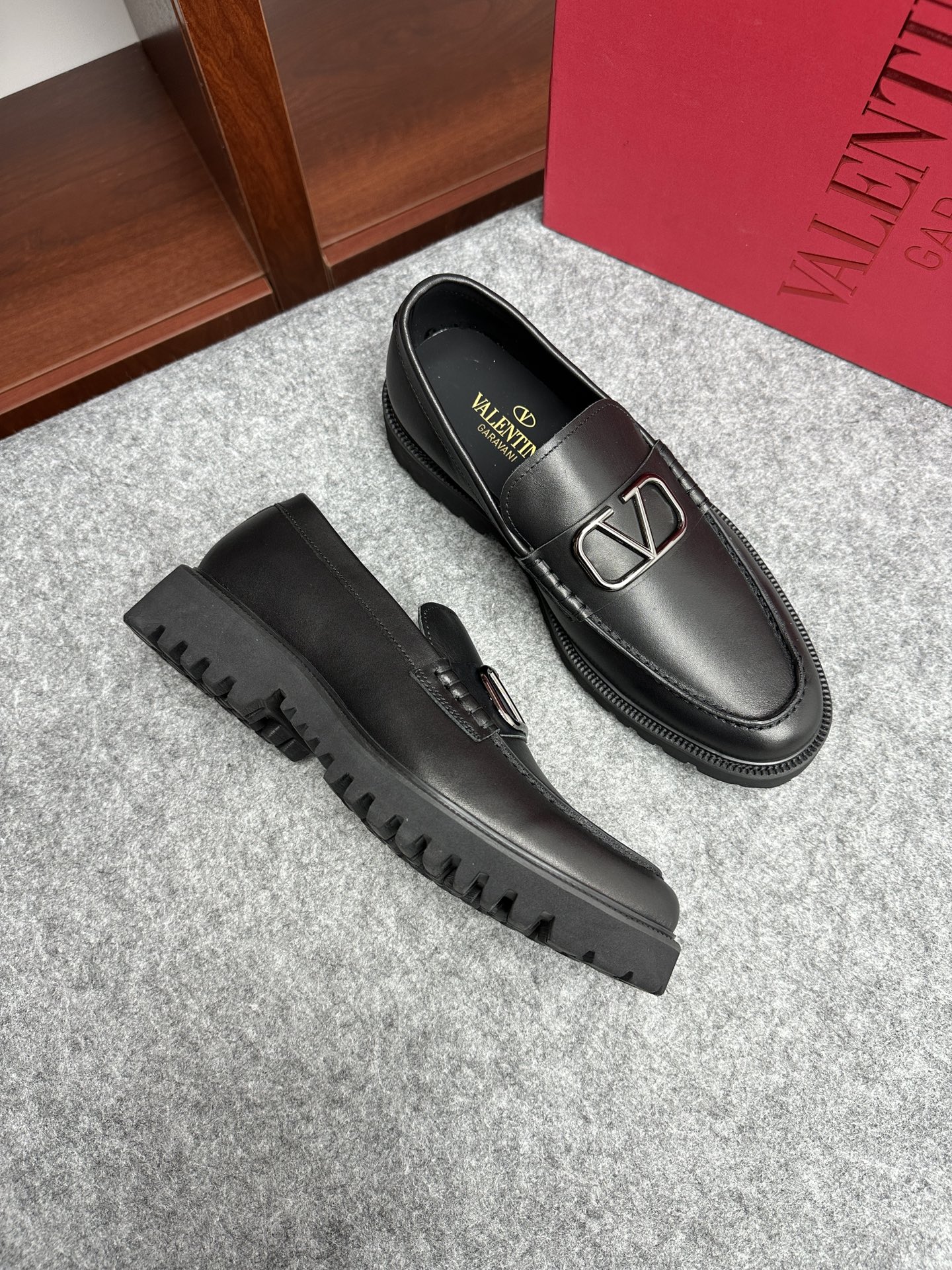 발렌티노 Valentino trackstud 로퍼
