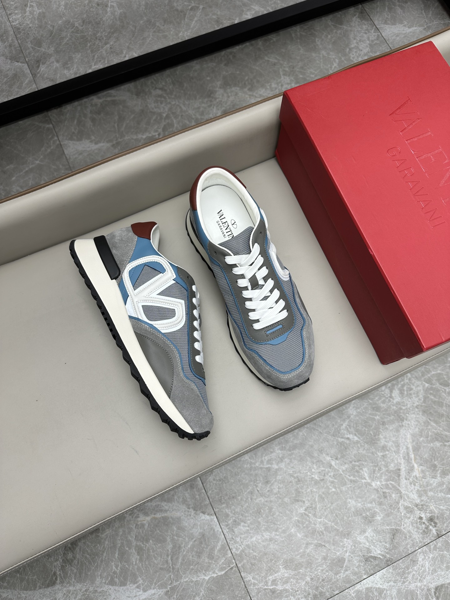 발렌티노 Valentino trackstud 스니커즈