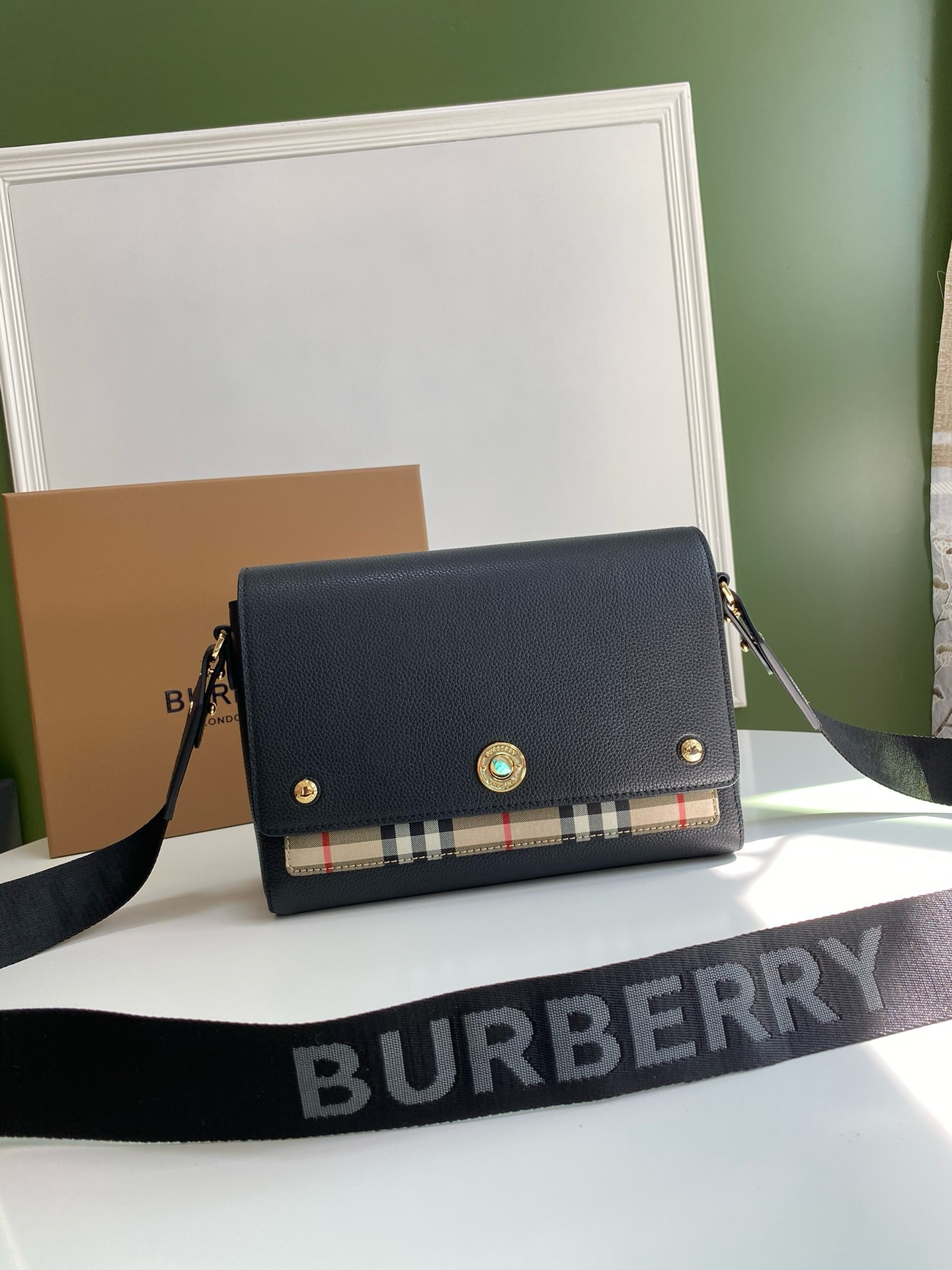 버버리 Burberry 906163 크로스 백 25CM