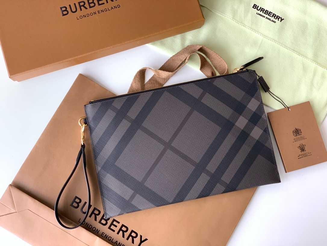 버버리 Burberry 40470361 London 클러치 30CM