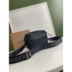 버버리 Burberry 669143 크로스 백 22CM