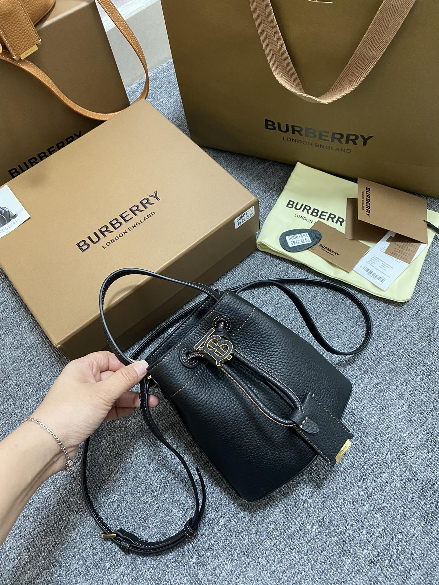버버리 Burberry 184160 미니 버킷 백 16.5CM