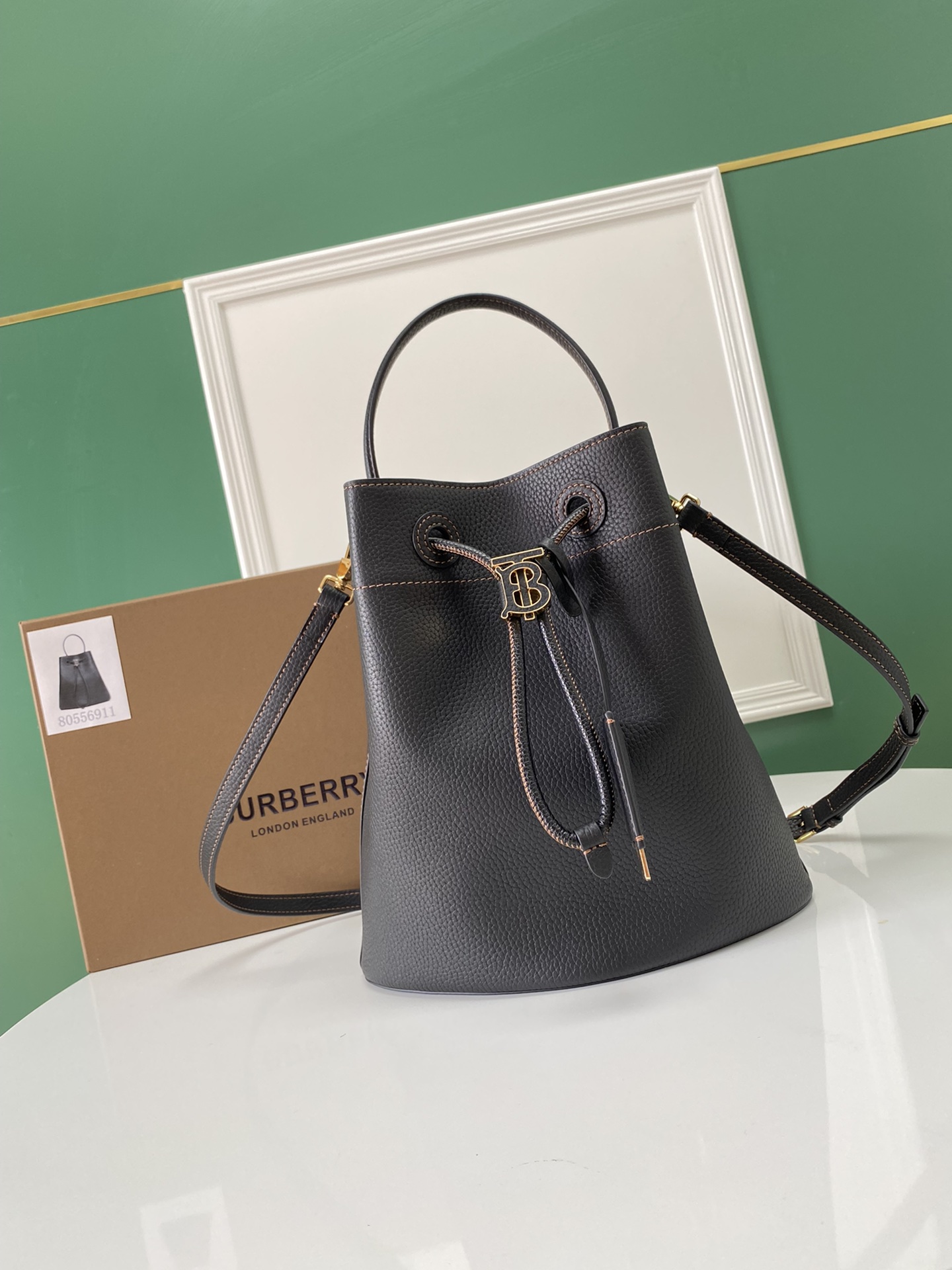 버버리 Burberry 691173 버킷 백 26CM