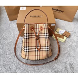 버버리 Burberry 6911630 버킷 백 26CM