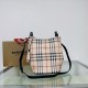 버버리 Burberry 158135 버킷 백 18.5CM