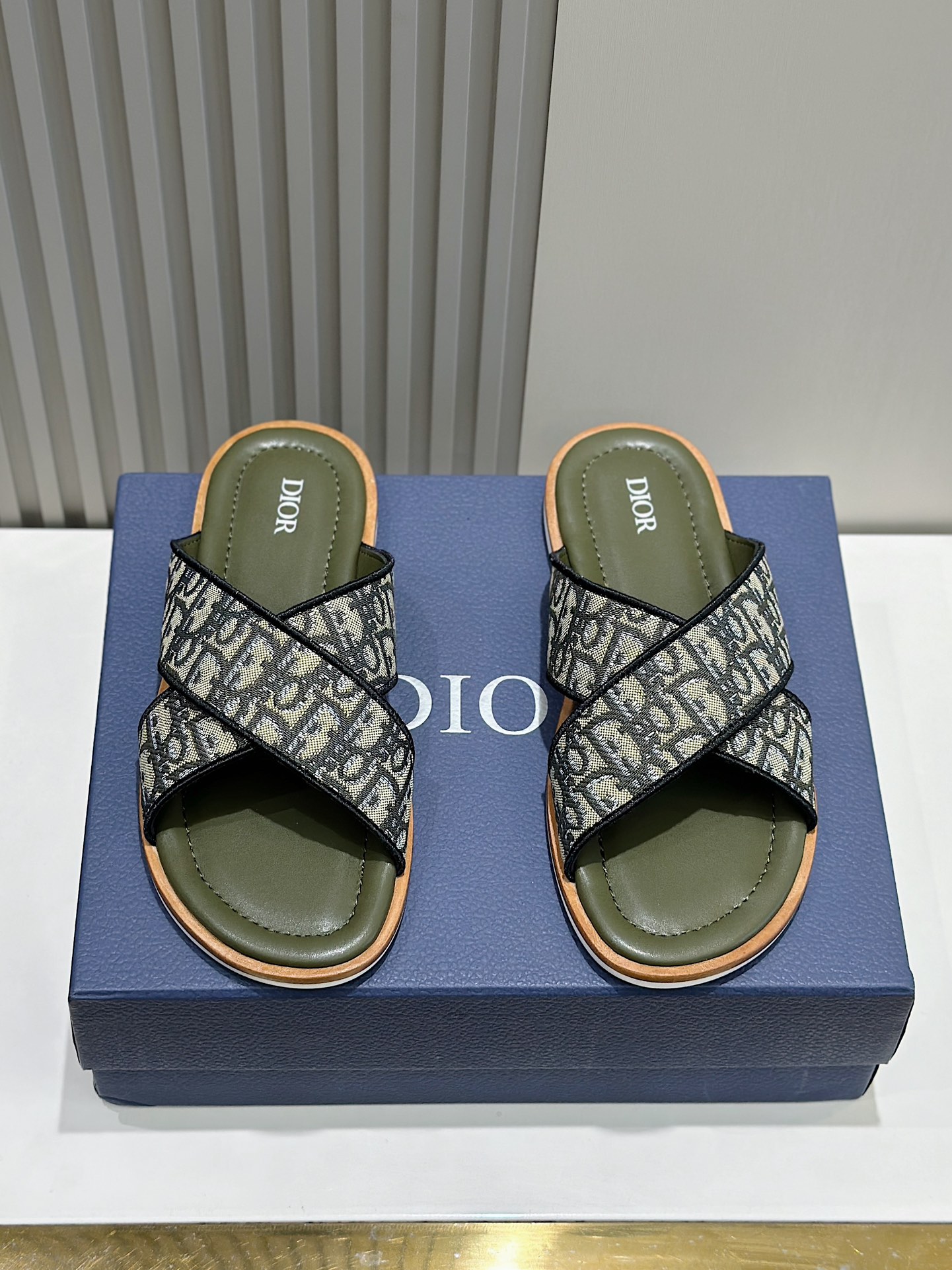 디올 Dior 슬리퍼