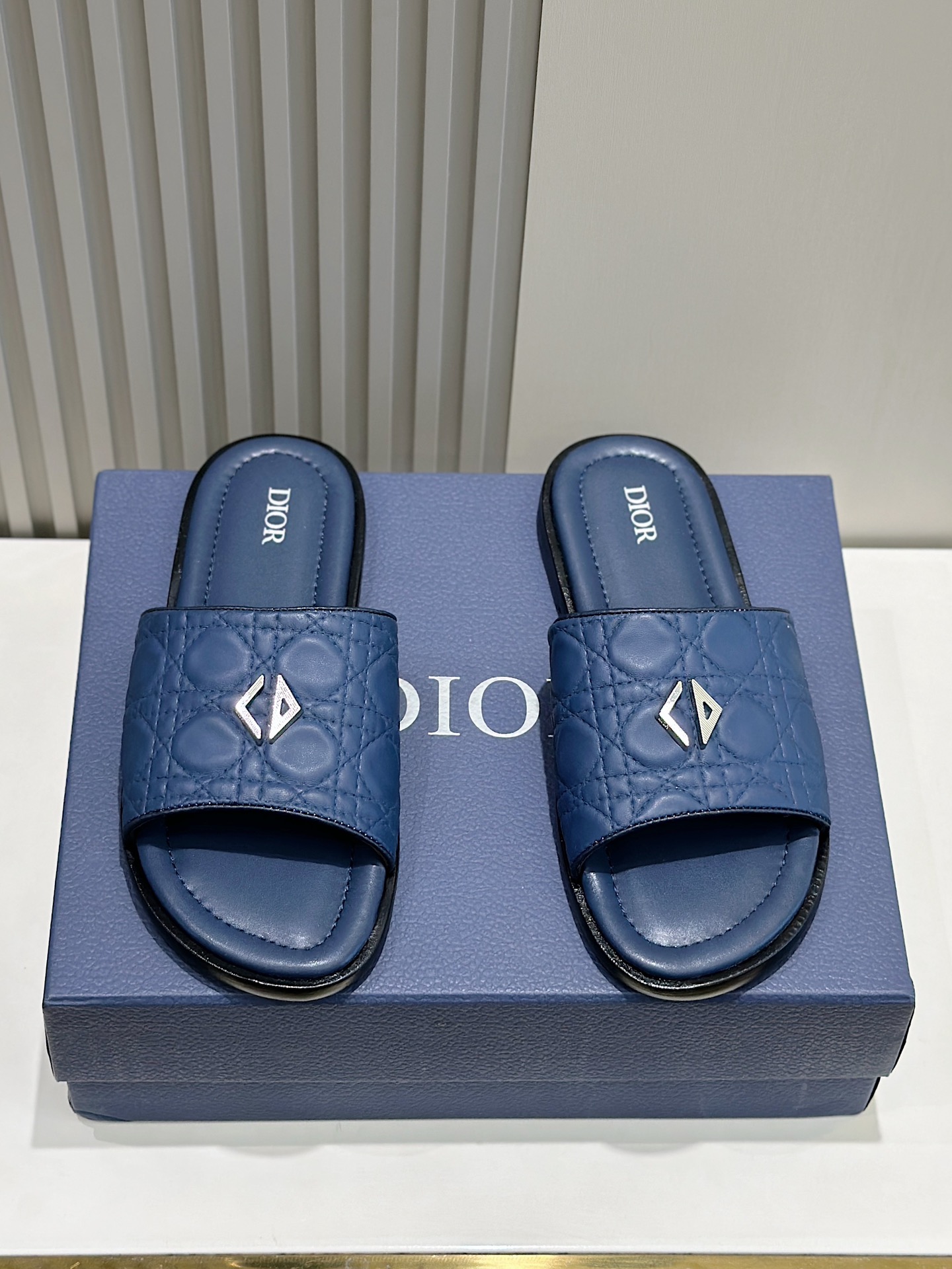 디올 Dior 슬리퍼