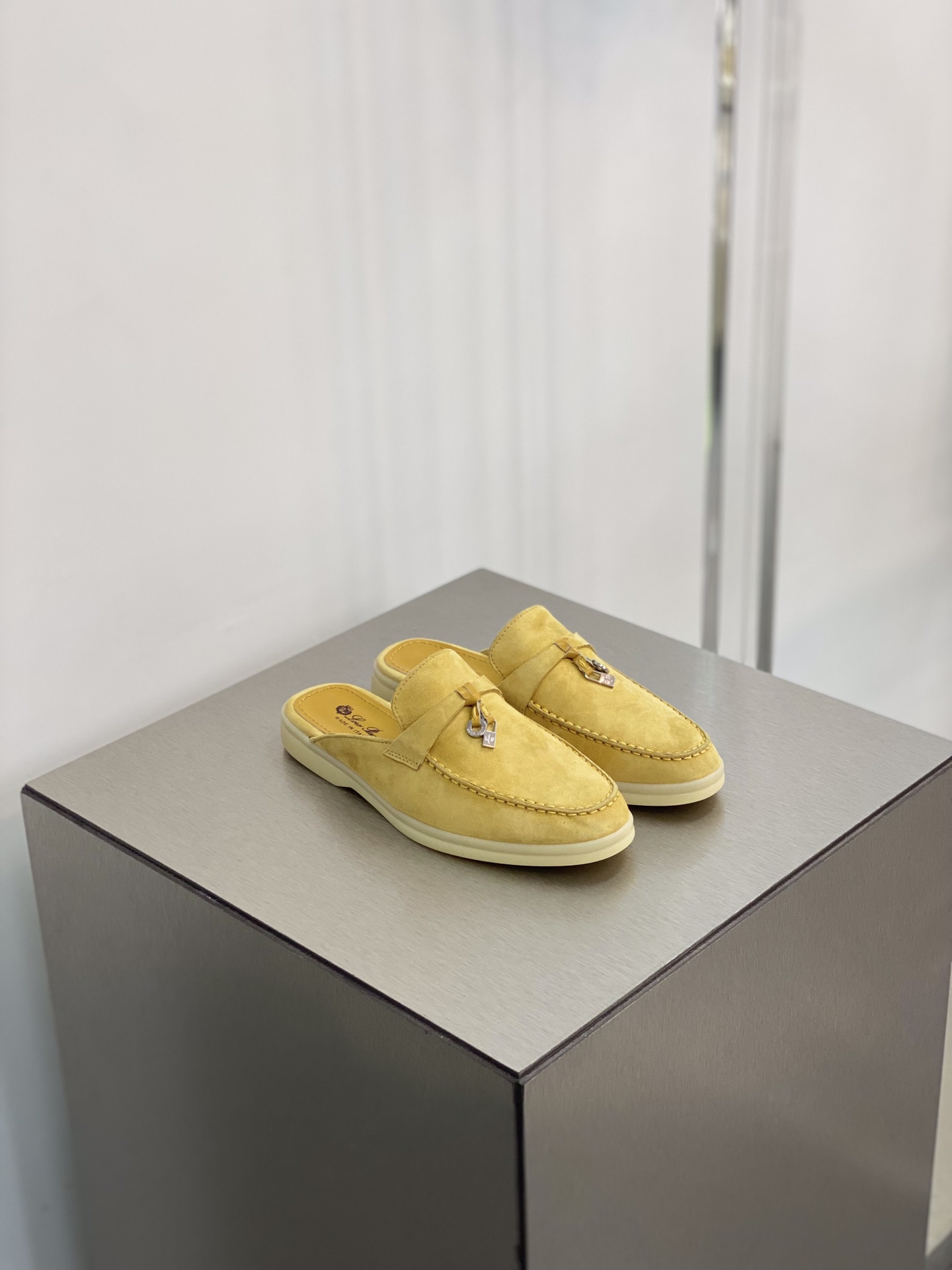 로로피아나 Loro Piana 슬리퍼