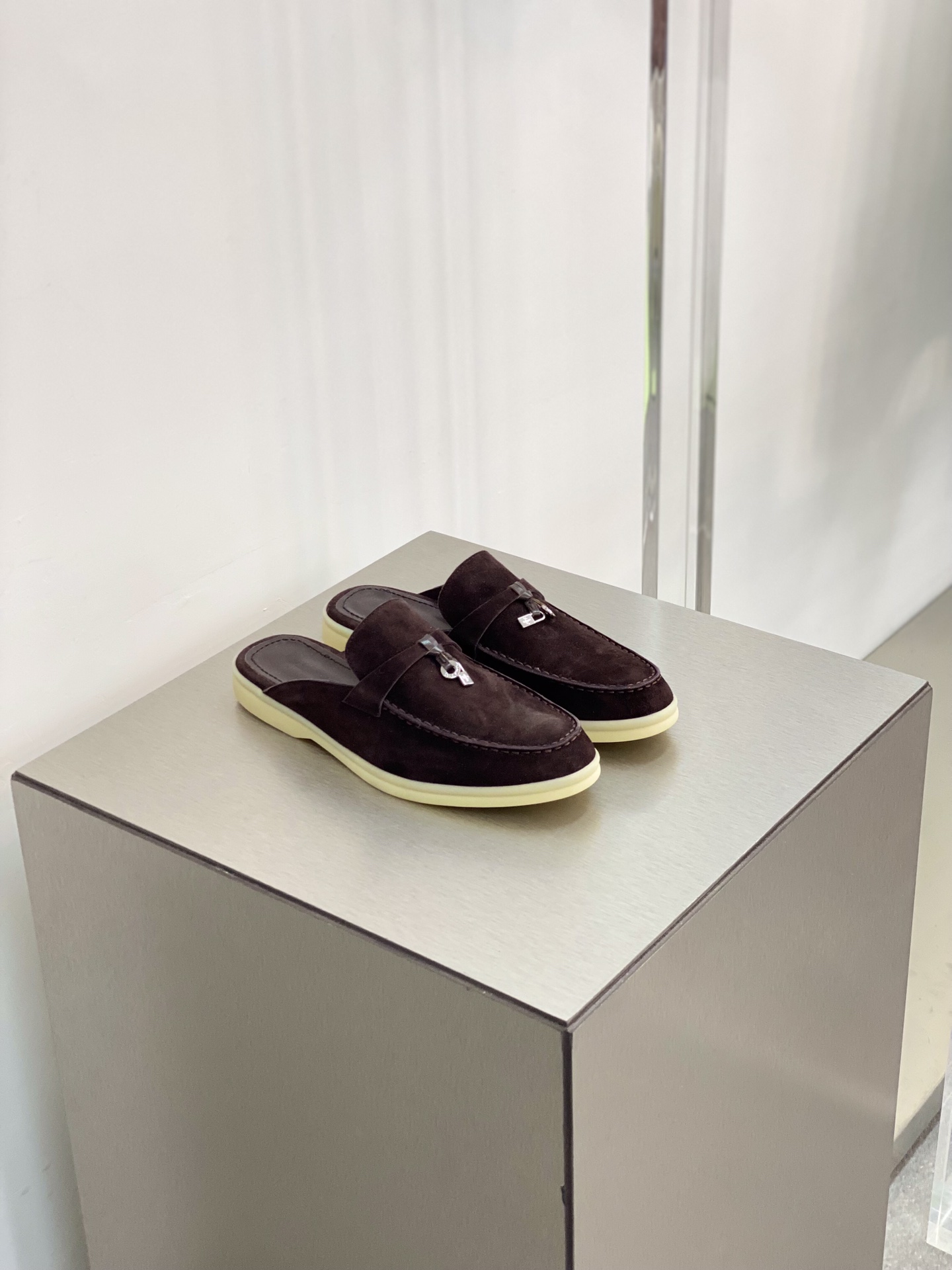 로로피아나 Loro Piana 슬리퍼