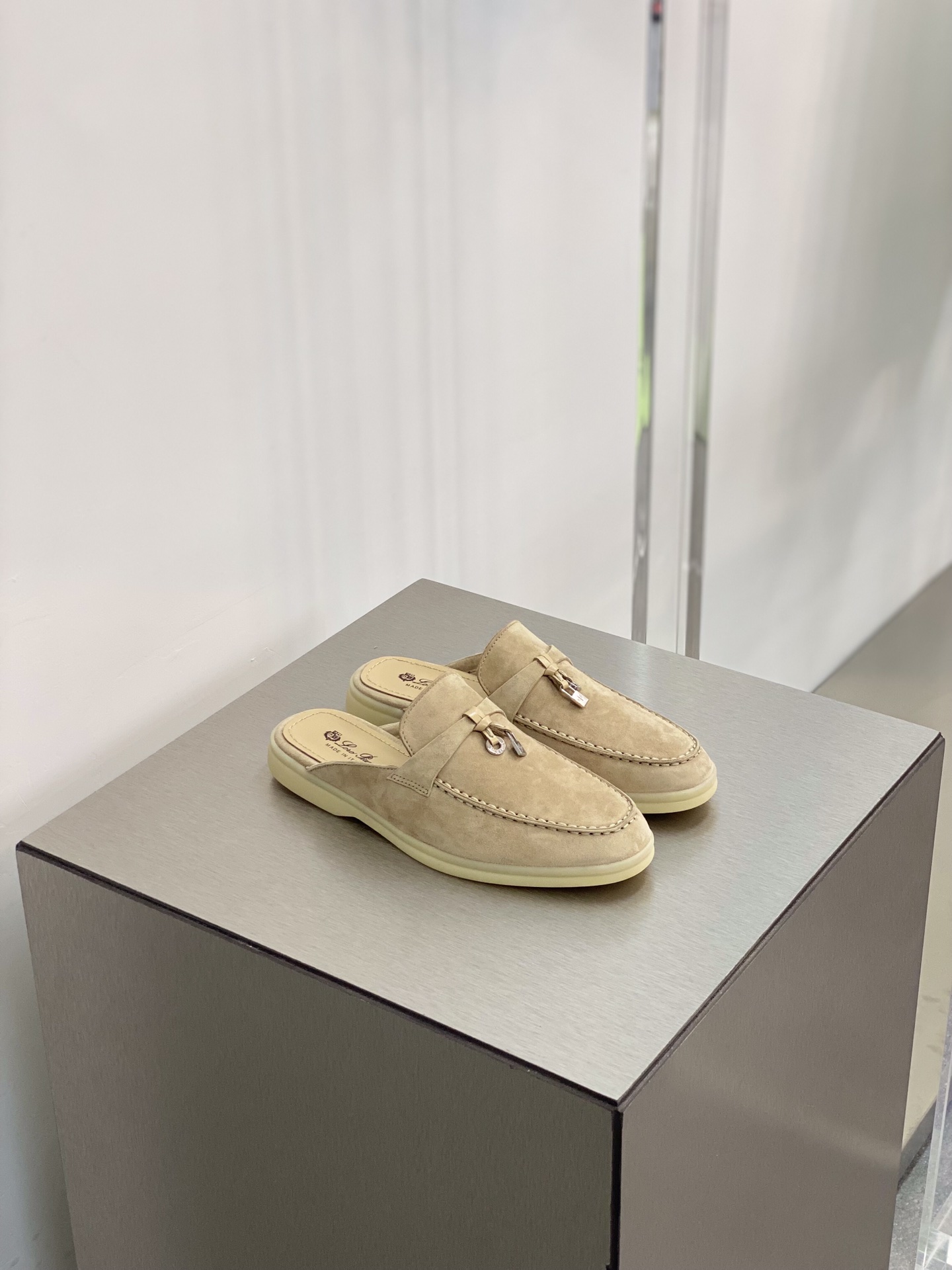 로로피아나 Loro Piana 슬리퍼