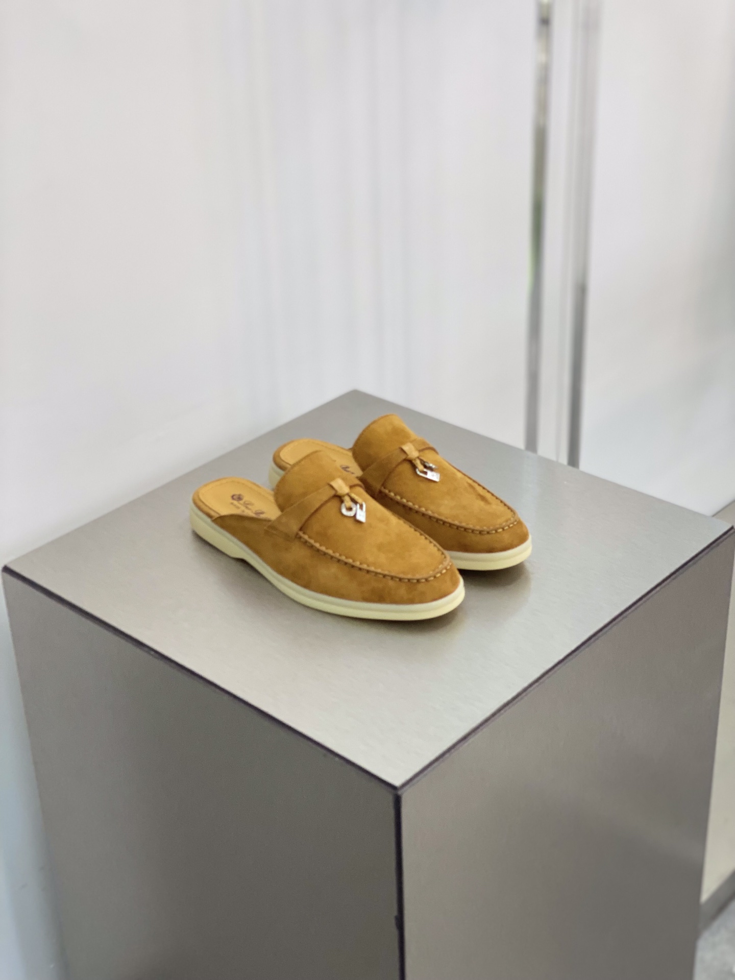 로로피아나 Loro Piana 슬리퍼