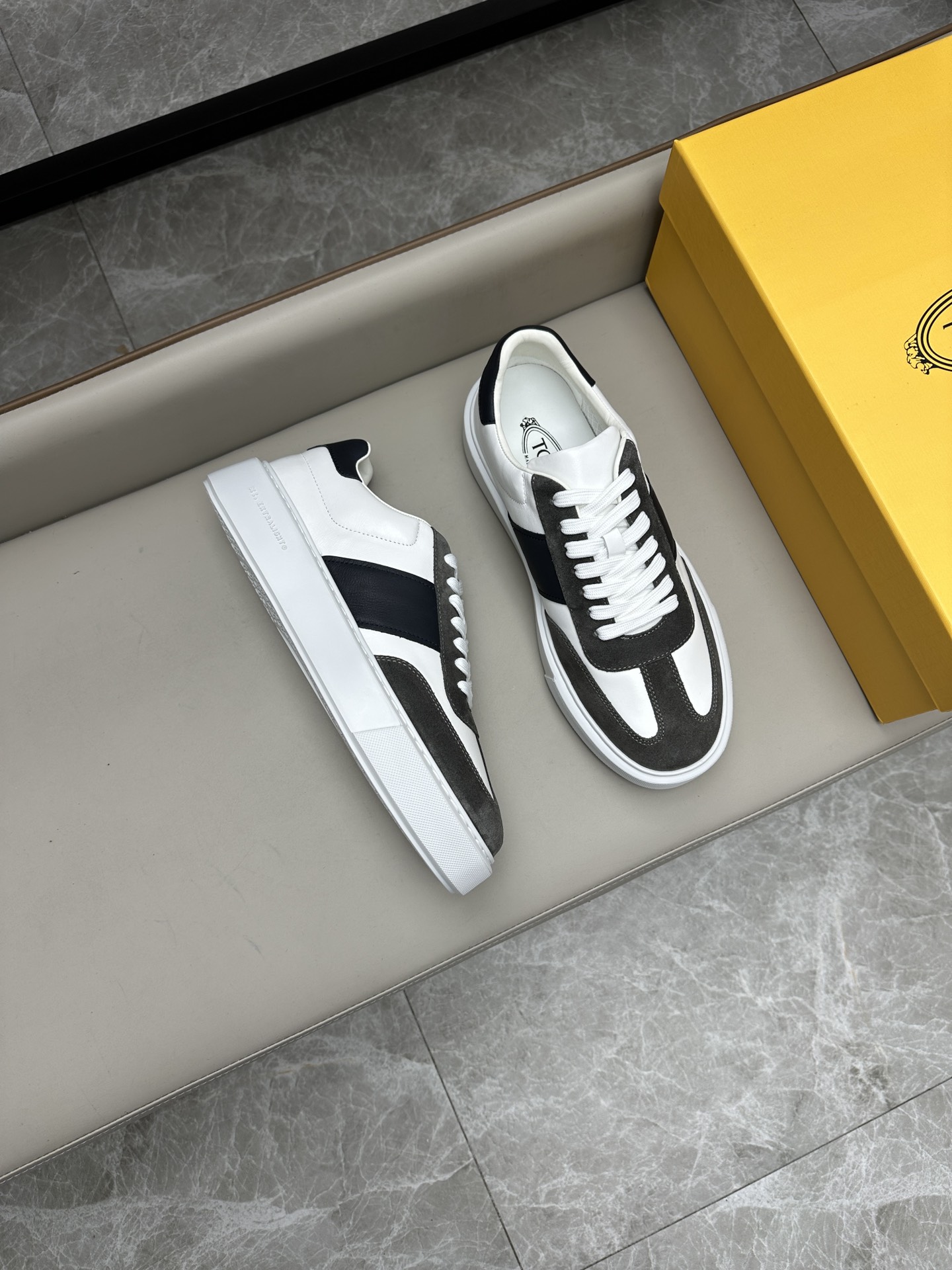 토즈 TOD'S 스니커즈