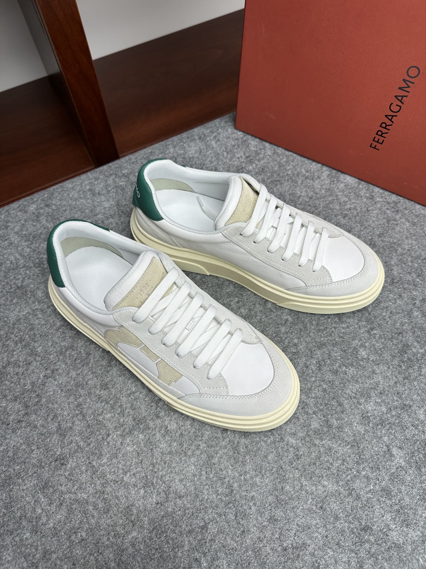살바토레 페라가모 Salvatore Ferragamo 스니커즈