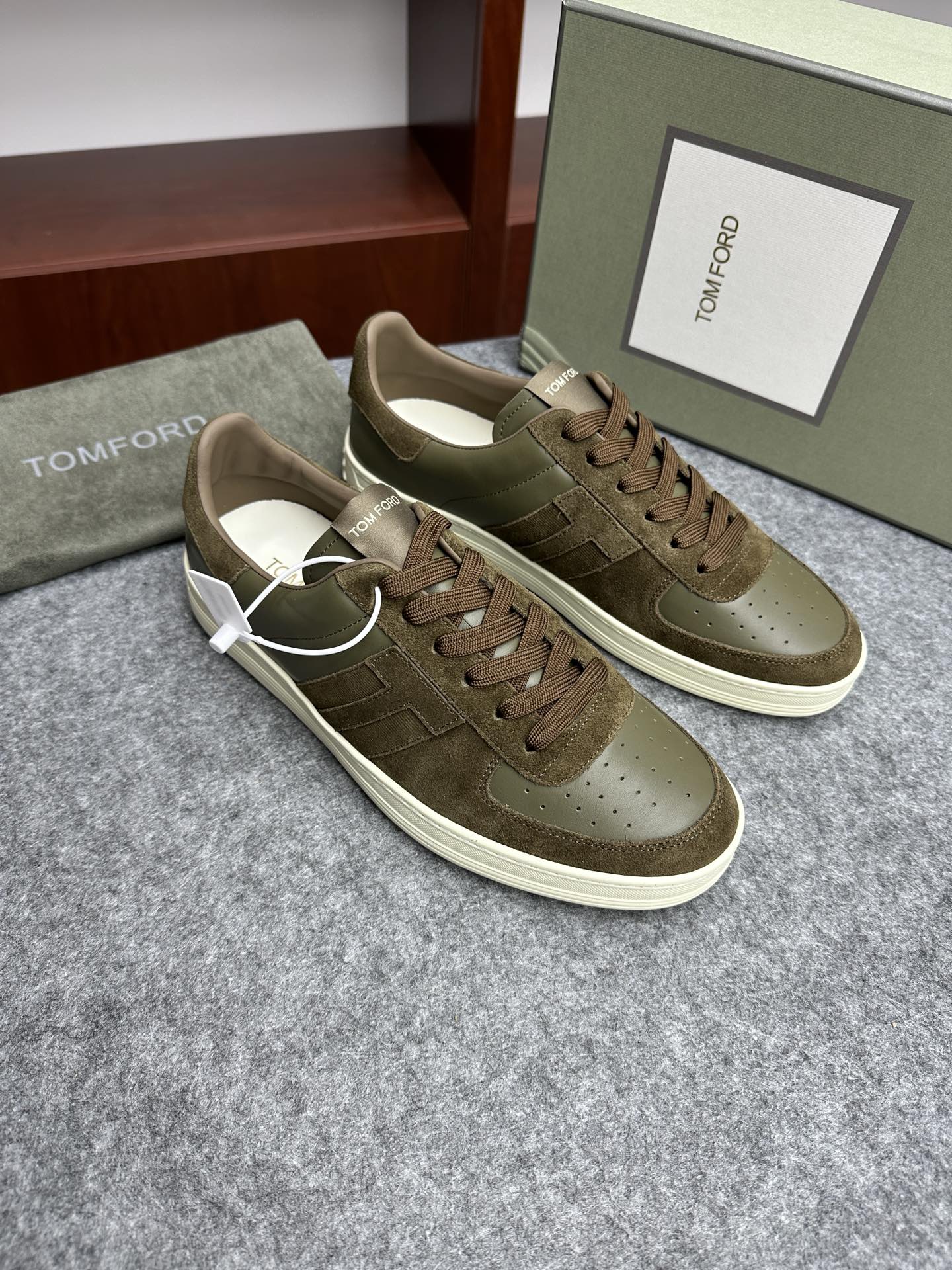 톰 포드 Tom Ford 스니커즈