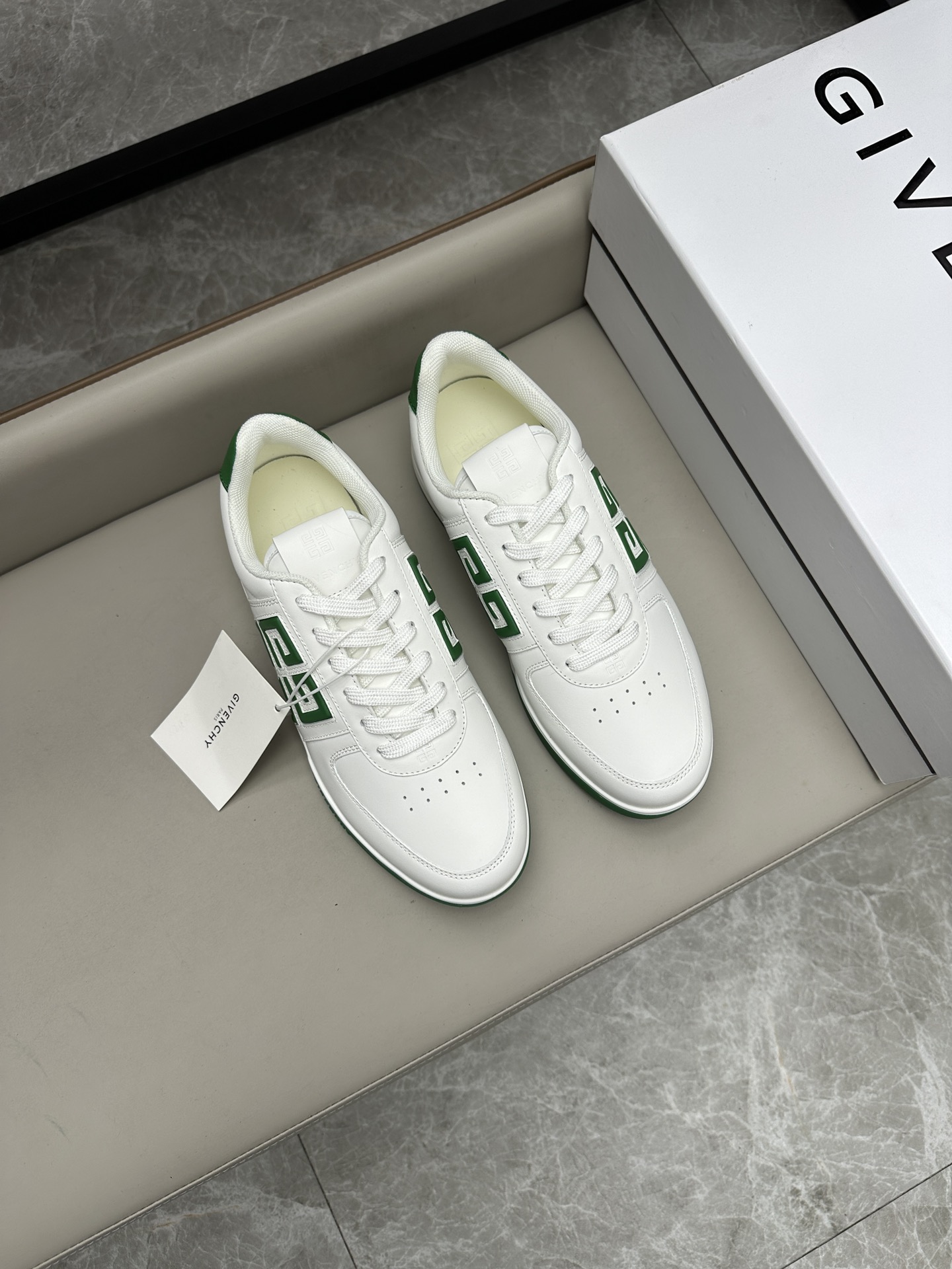 지방시 Givenchy 스니커즈