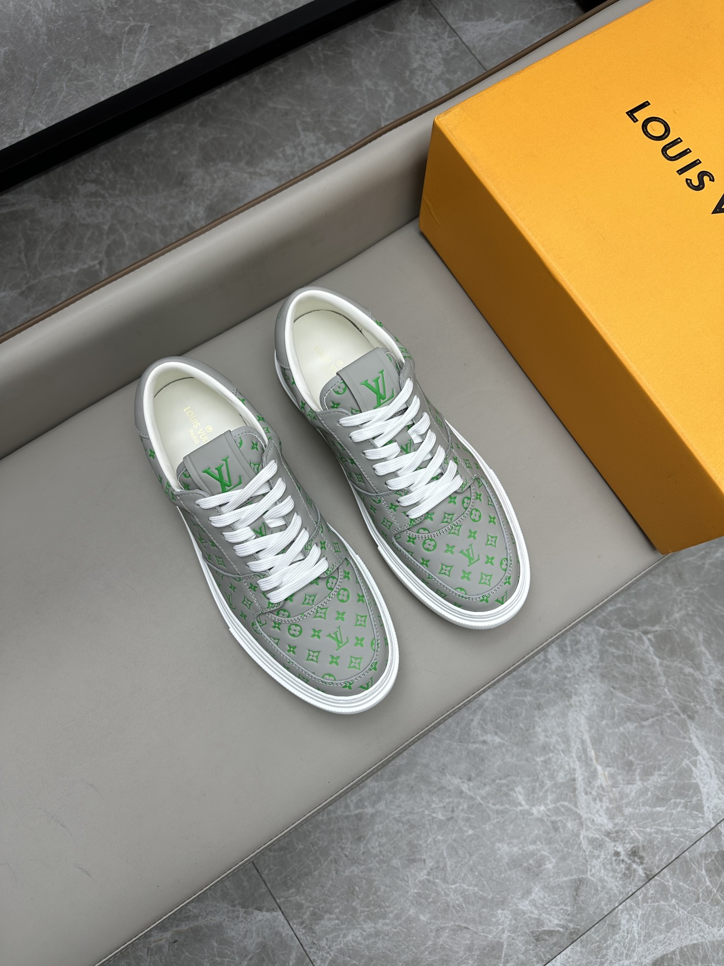 루이비통 Louis Vuitton 스니커즈