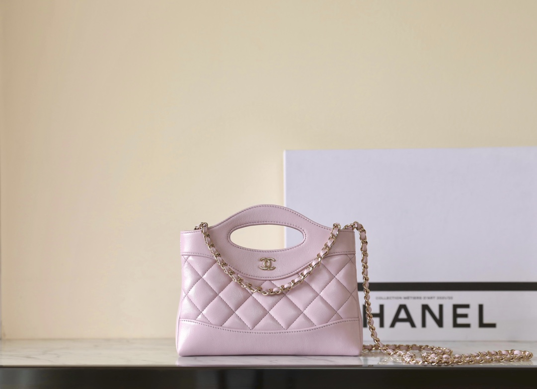 샤넬 CHANEL AP3656 31 나노 골드 CC 체인 백 로고 유광 카프스킨 & 골드 메탈 20.5CM