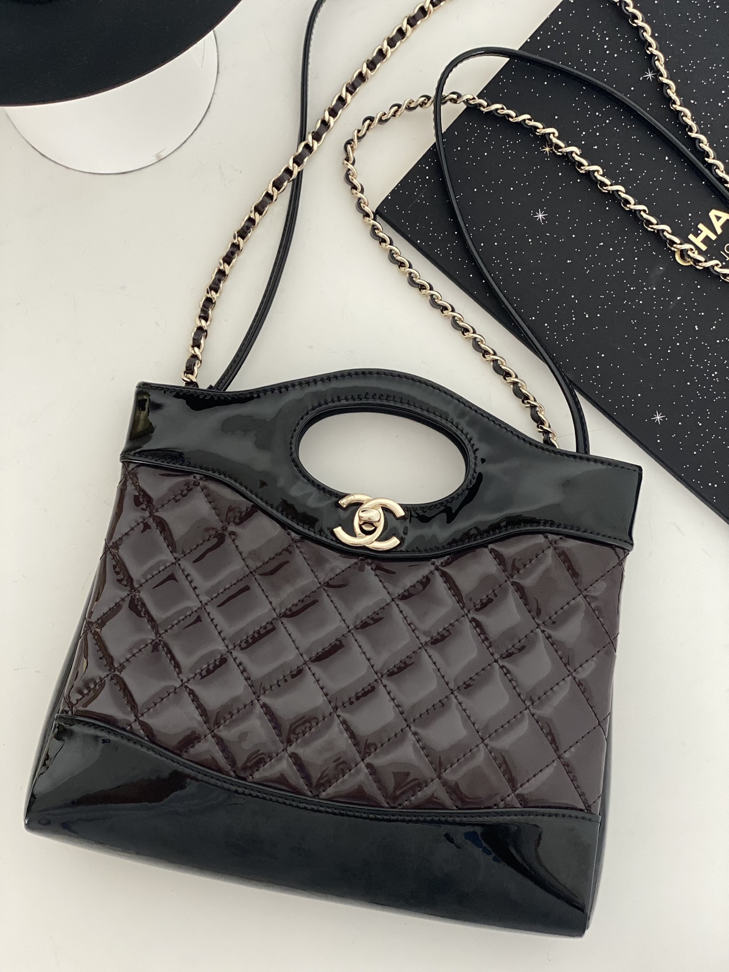 샤넬 CHANEL AS4133 31 미니 쇼핑백 샤이니 크럼플드 카프스킨 & 골드 메탈 22CM