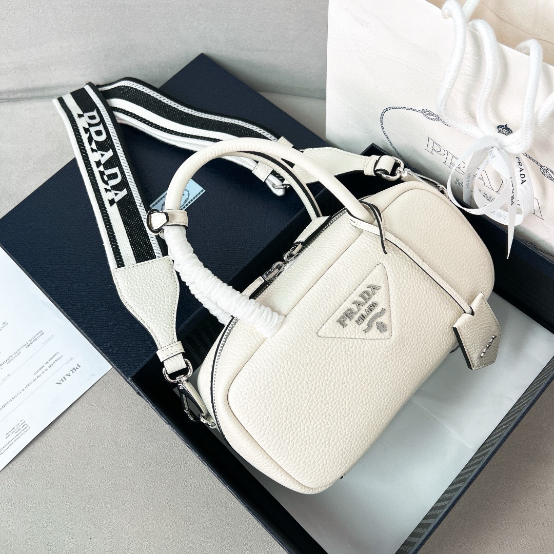 프라다 Prada 1BB102 탑 핸들백 24CM