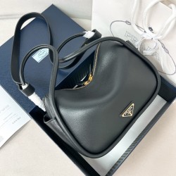 프라다 Prada 1BA451 Soft Grain 탑 핸들백 25CM