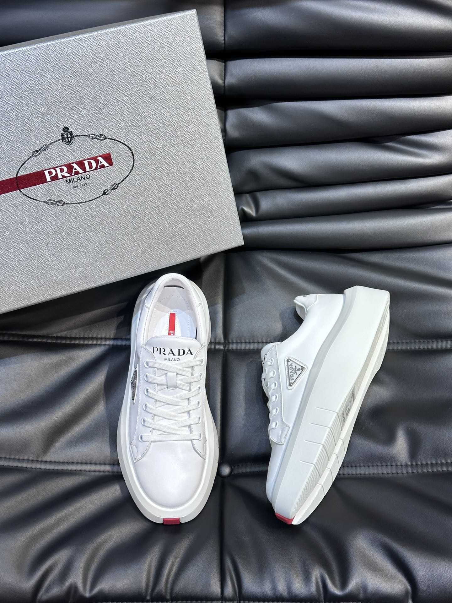 프라다 Prada 스니커즈