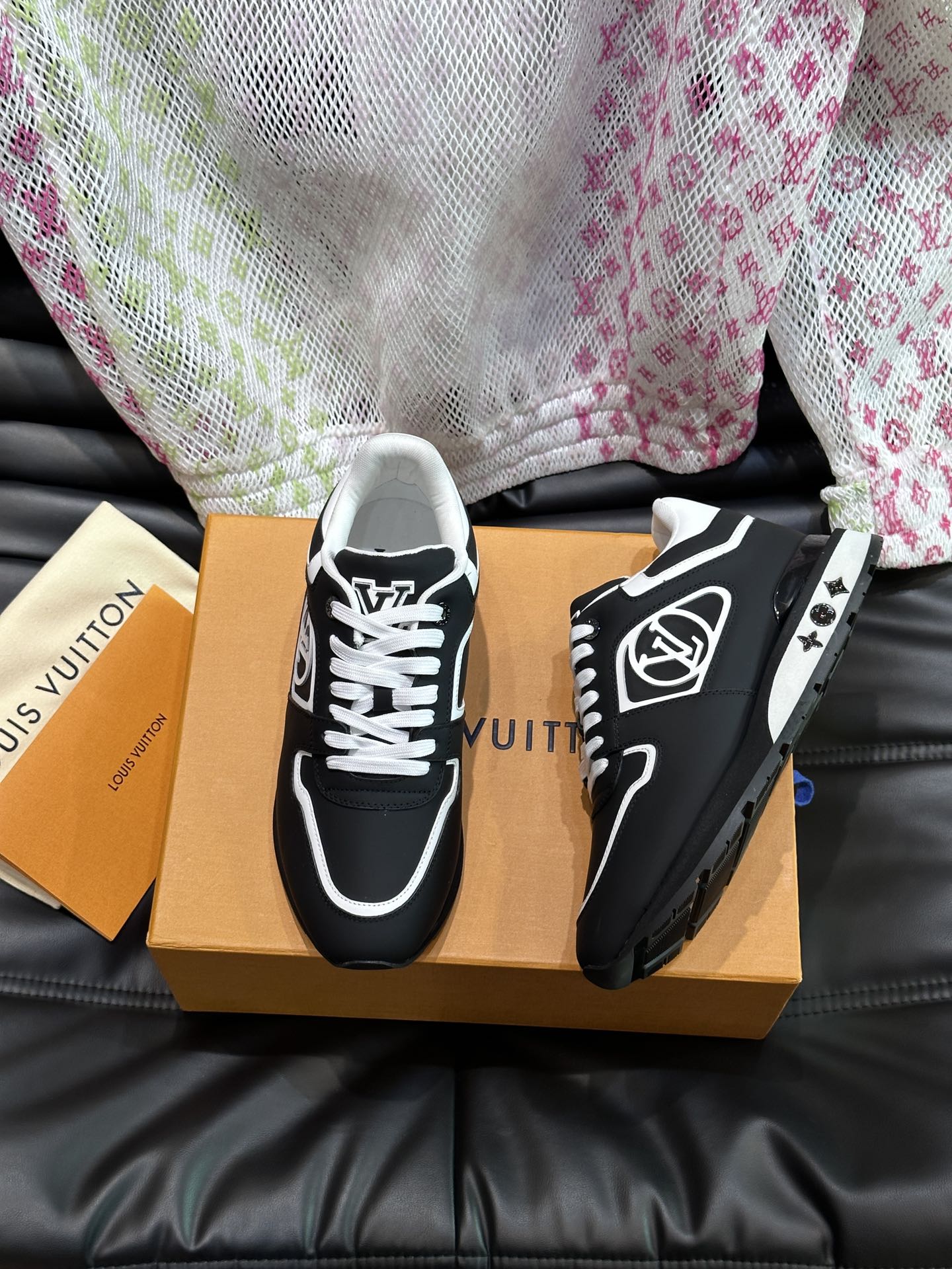 루이비통 Louis Vuitton 스니커즈