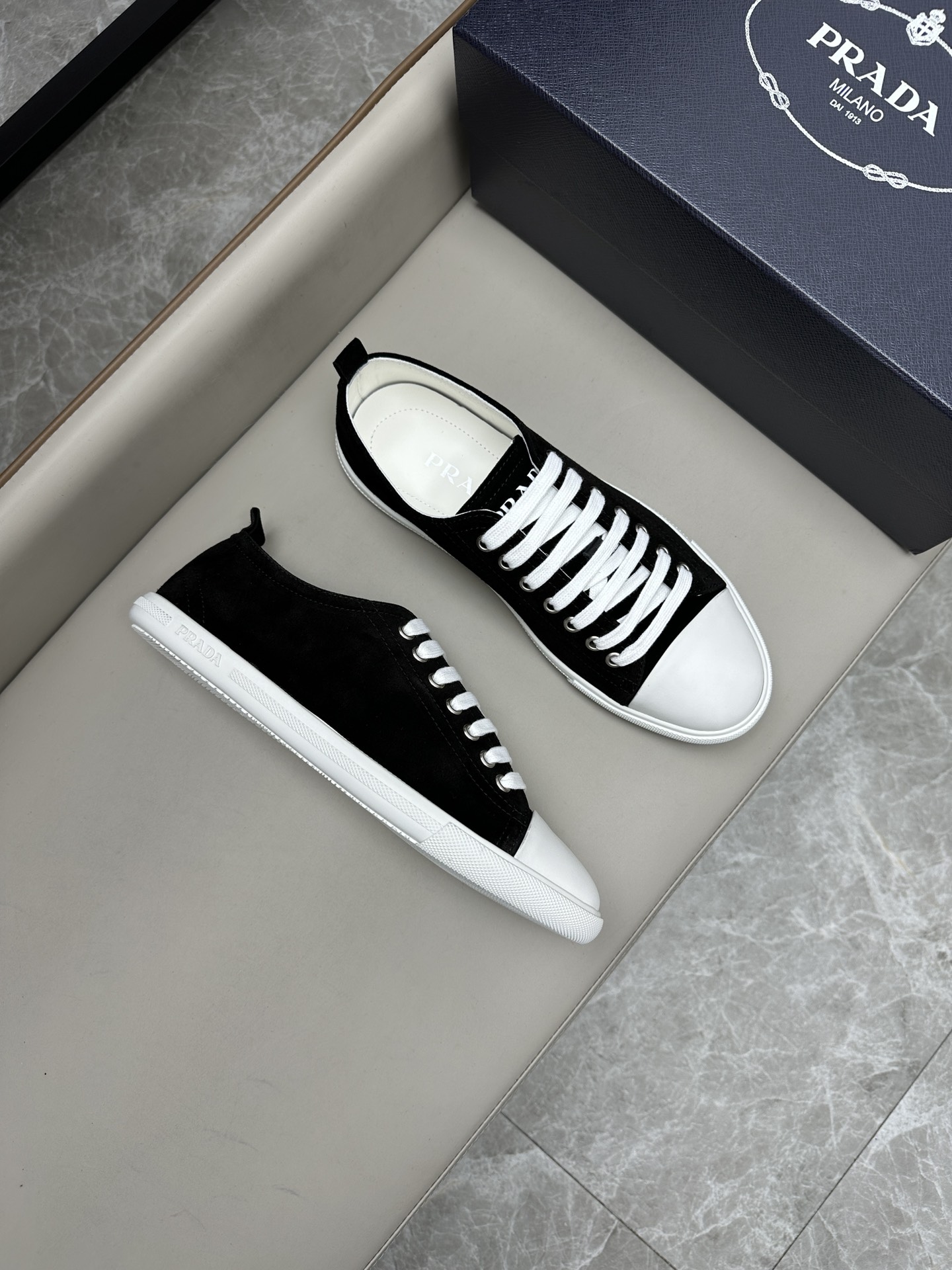 프라다 Prada 스니커즈