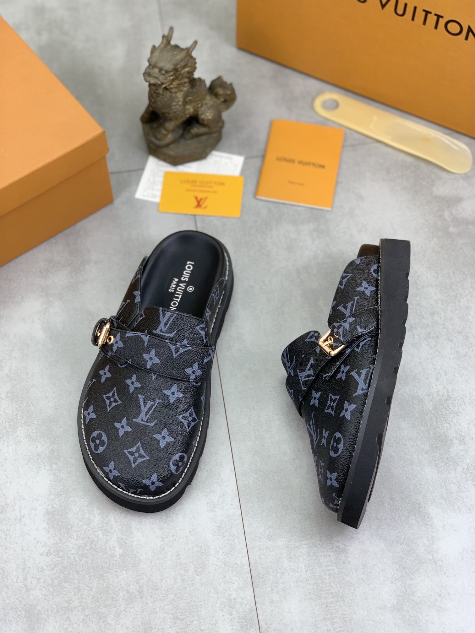 루이비통 Louis Vuitton 슬리퍼