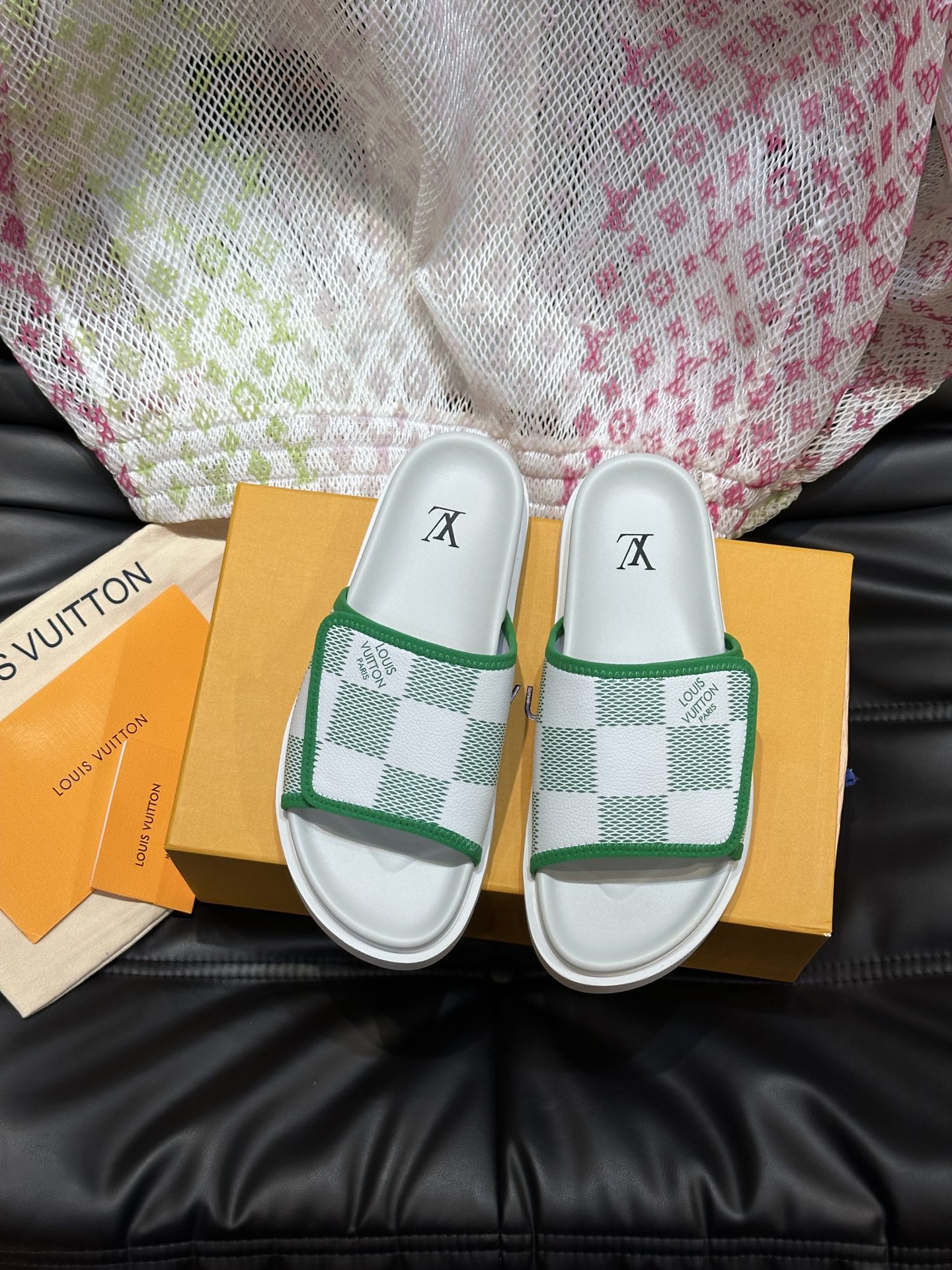 루이비통 Louis Vuitton 슬리퍼