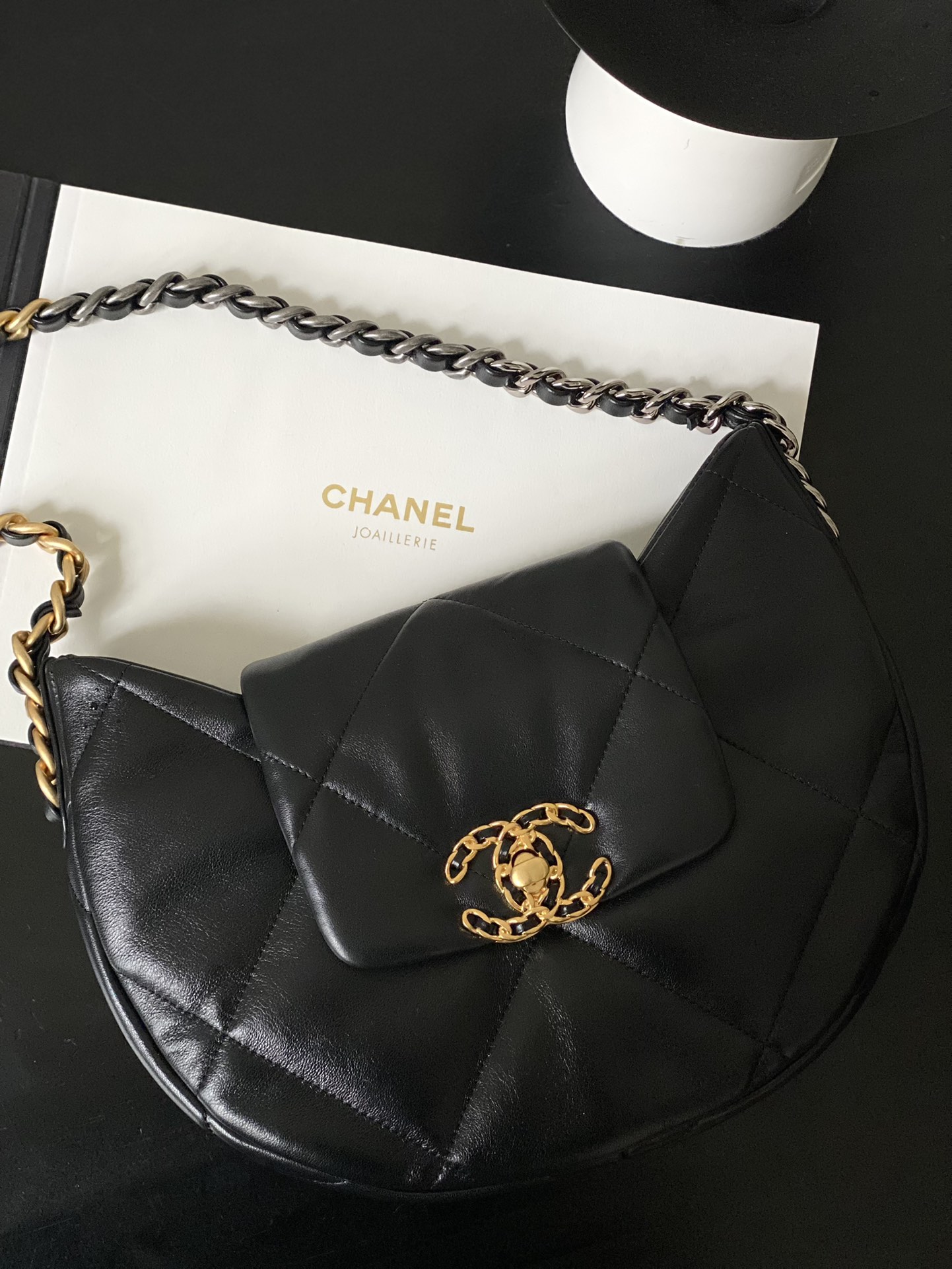 샤넬 CHANEL AS4638 호보 핸드백 29CM