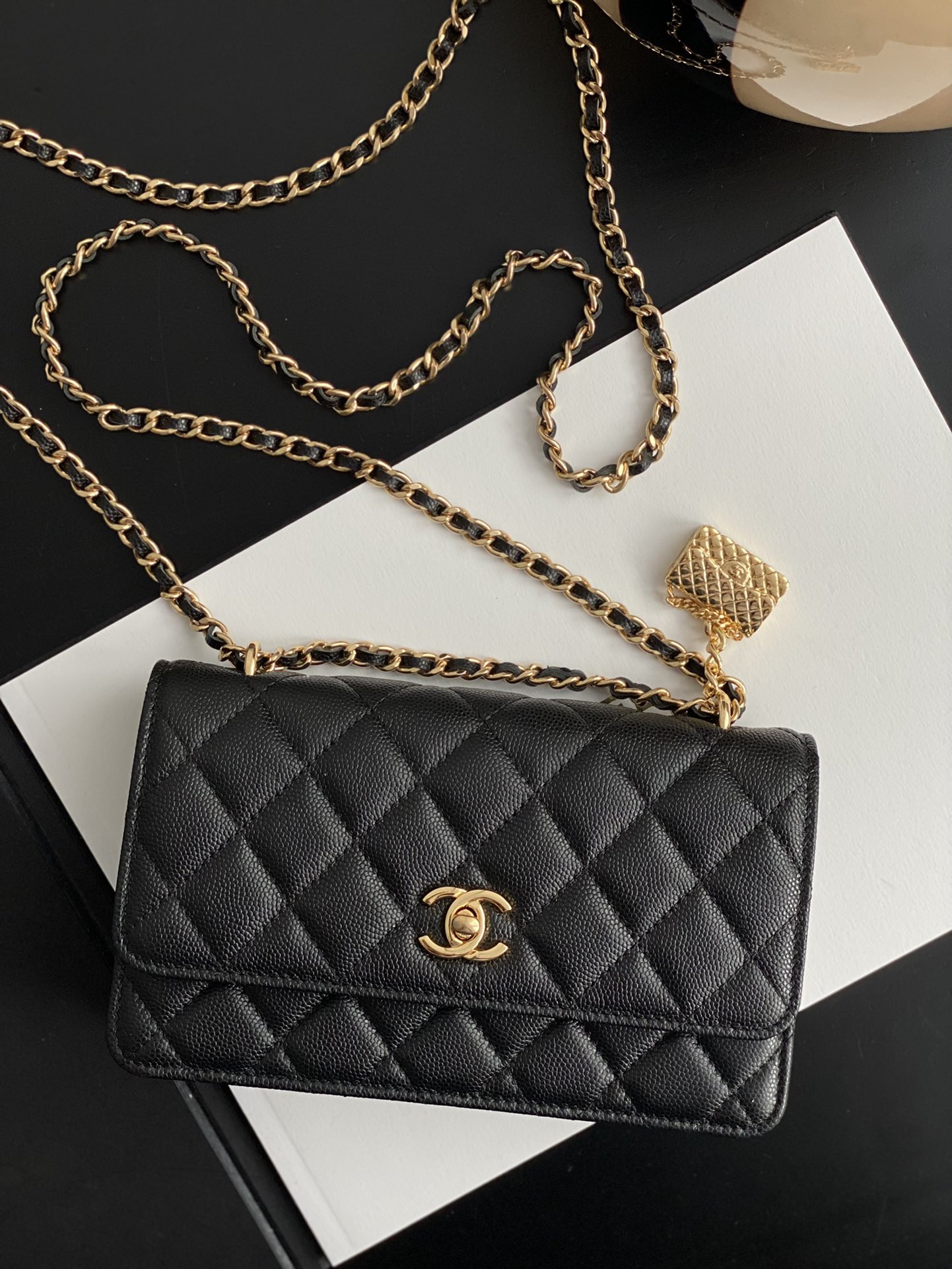 샤넬 CHANEL AP3318 체인 지갑 19CM