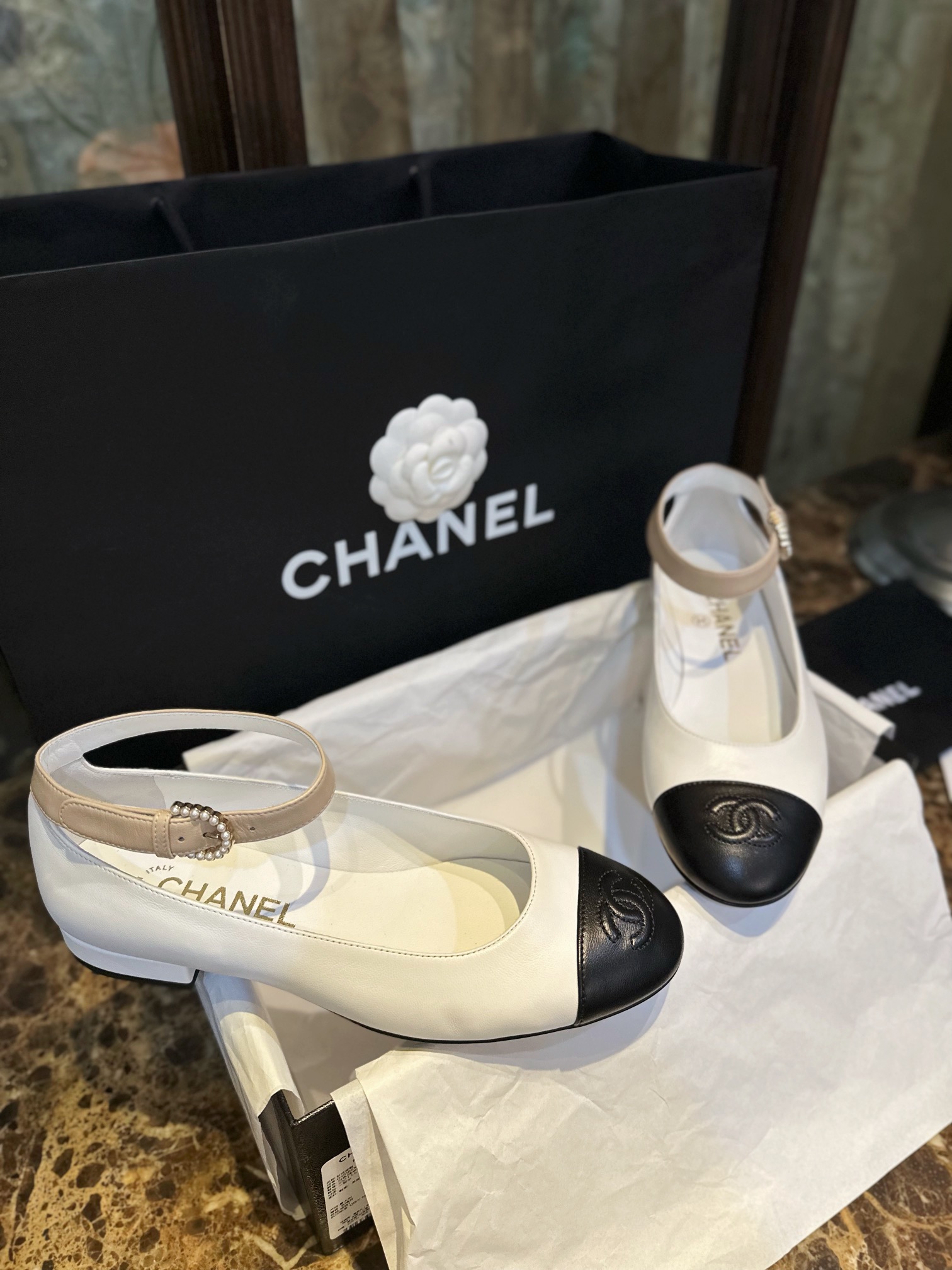 샤넬 CHANEL 진주 단추 메리제인 발레슈즈.