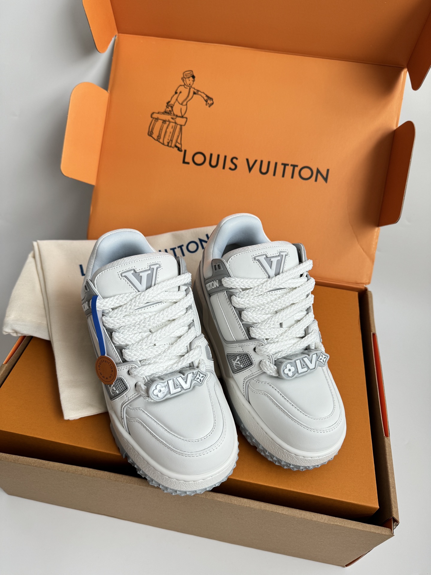 루이비통 Louis Vuitton 스니커즈