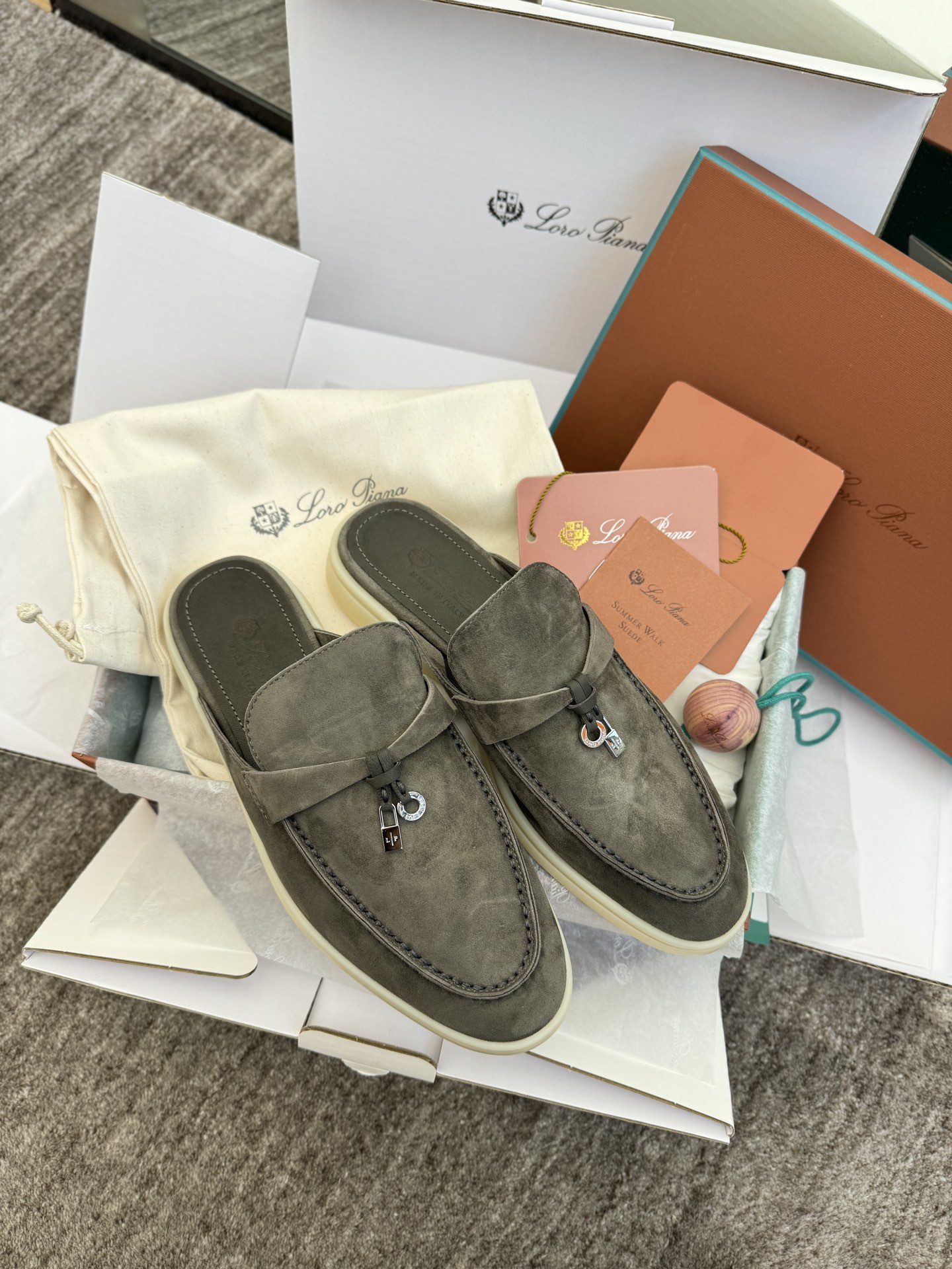 로로피아나 Loro Piana Babouche Charms Walk 모카신