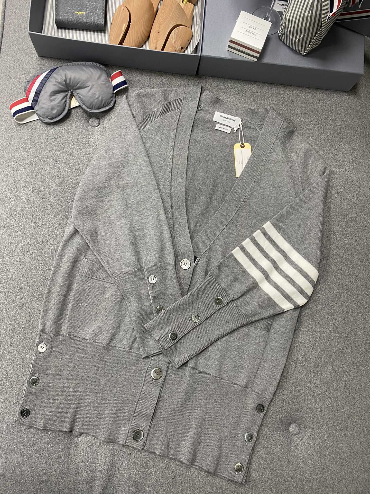 톰브라운 Thom Browne 가디건