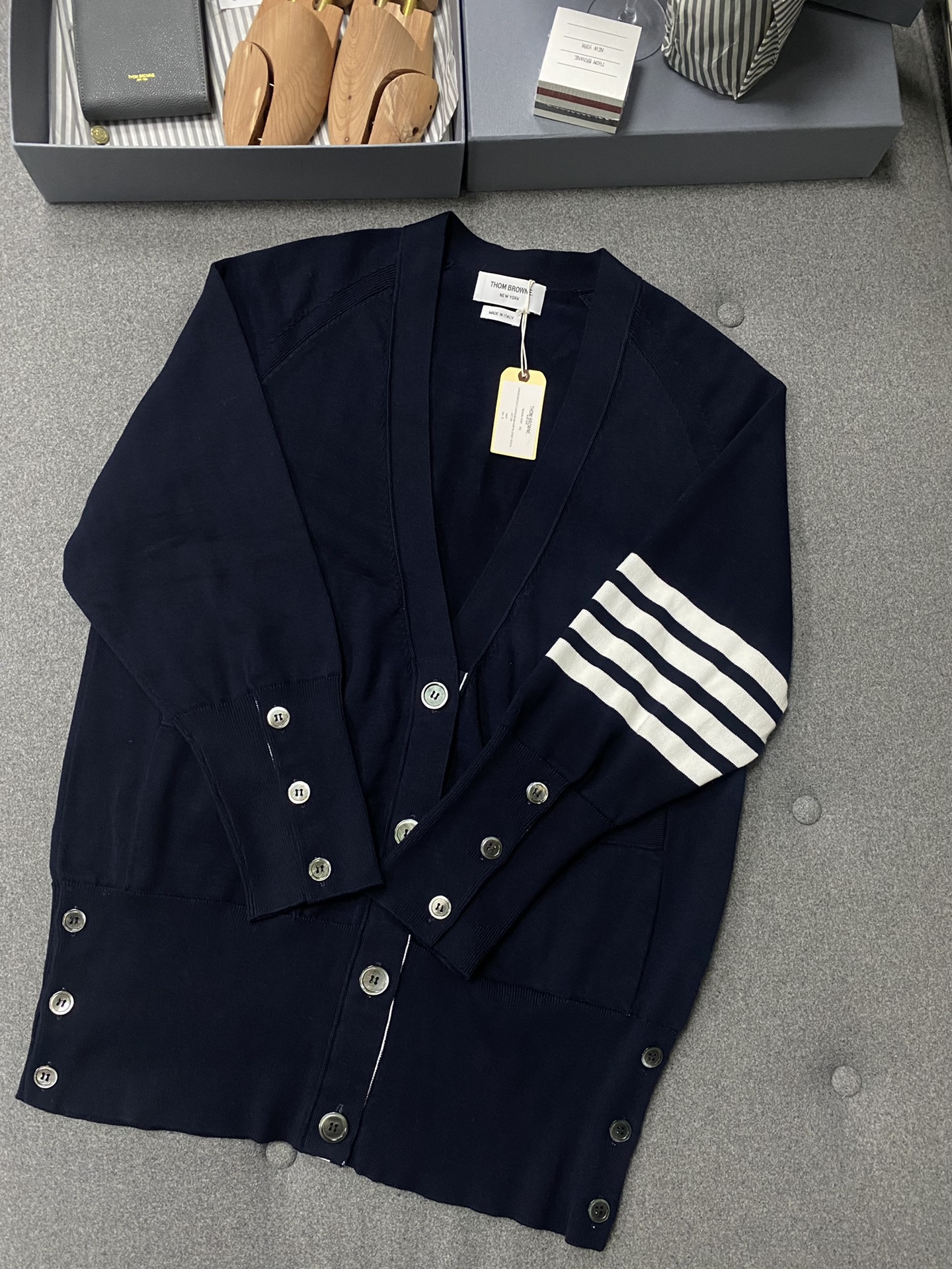 톰브라운 Thom Browne 가디건