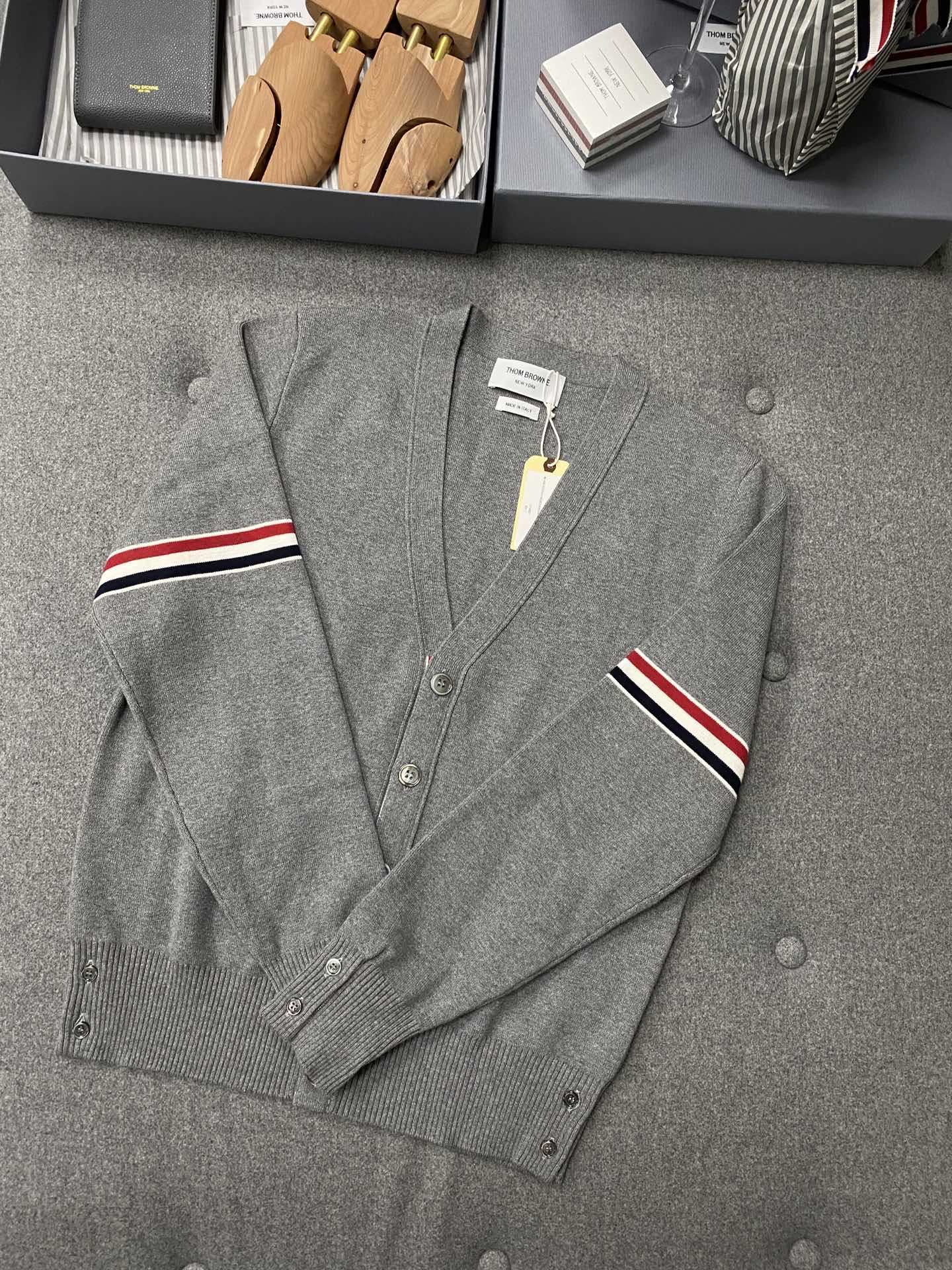 톰브라운 Thom Browne 가디건