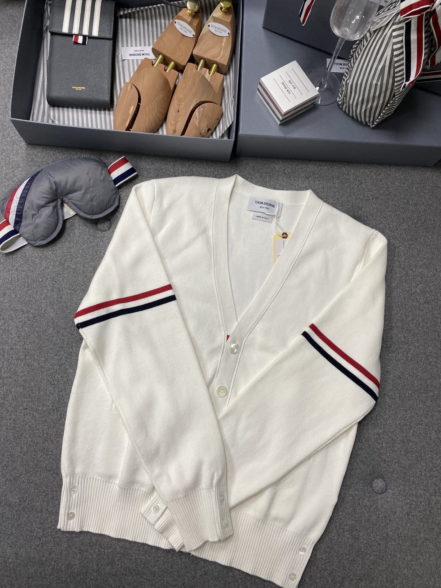 톰브라운 Thom Browne 가디건