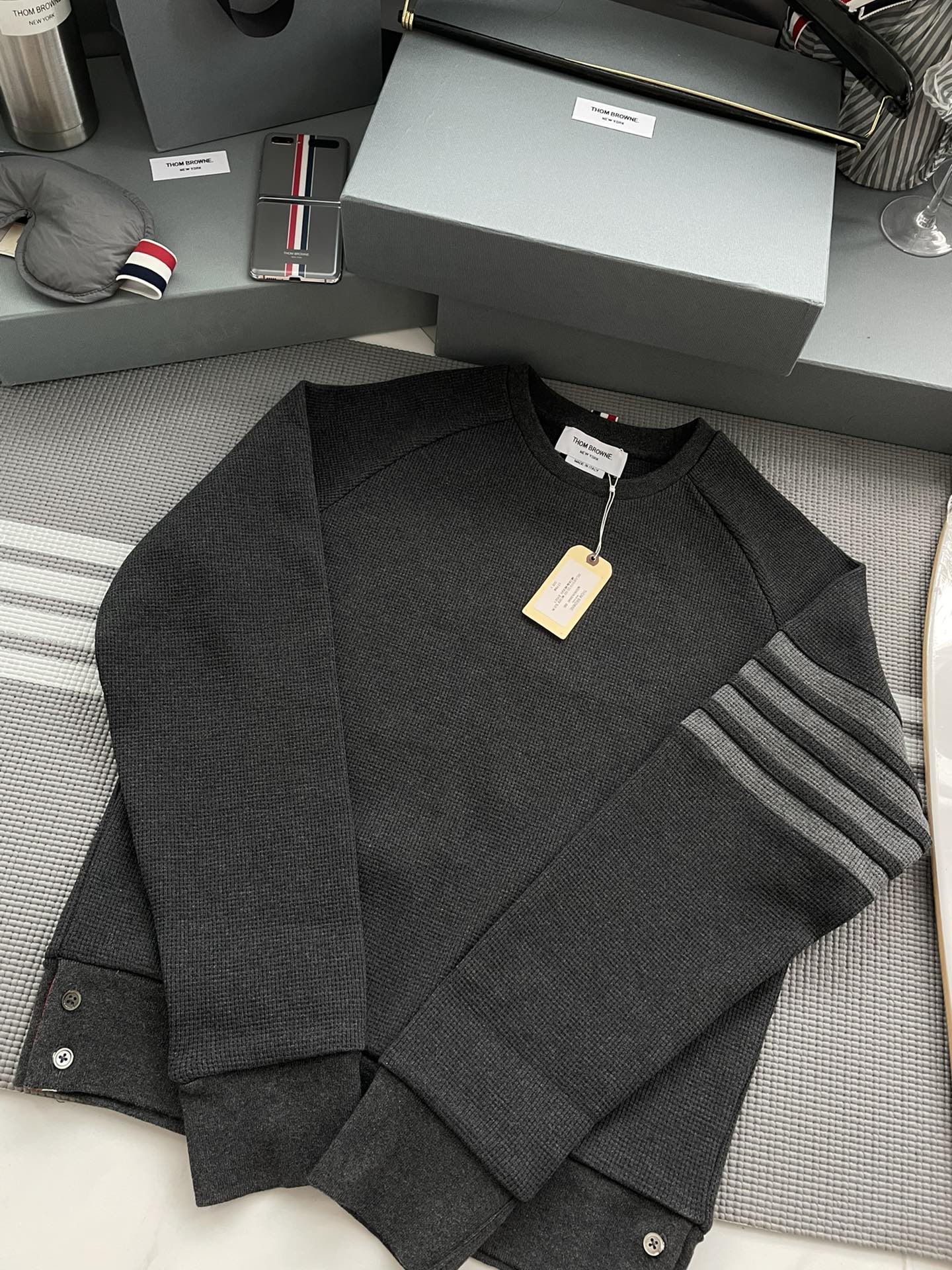 톰브라운 Thom Browne 라운드 맨투맨